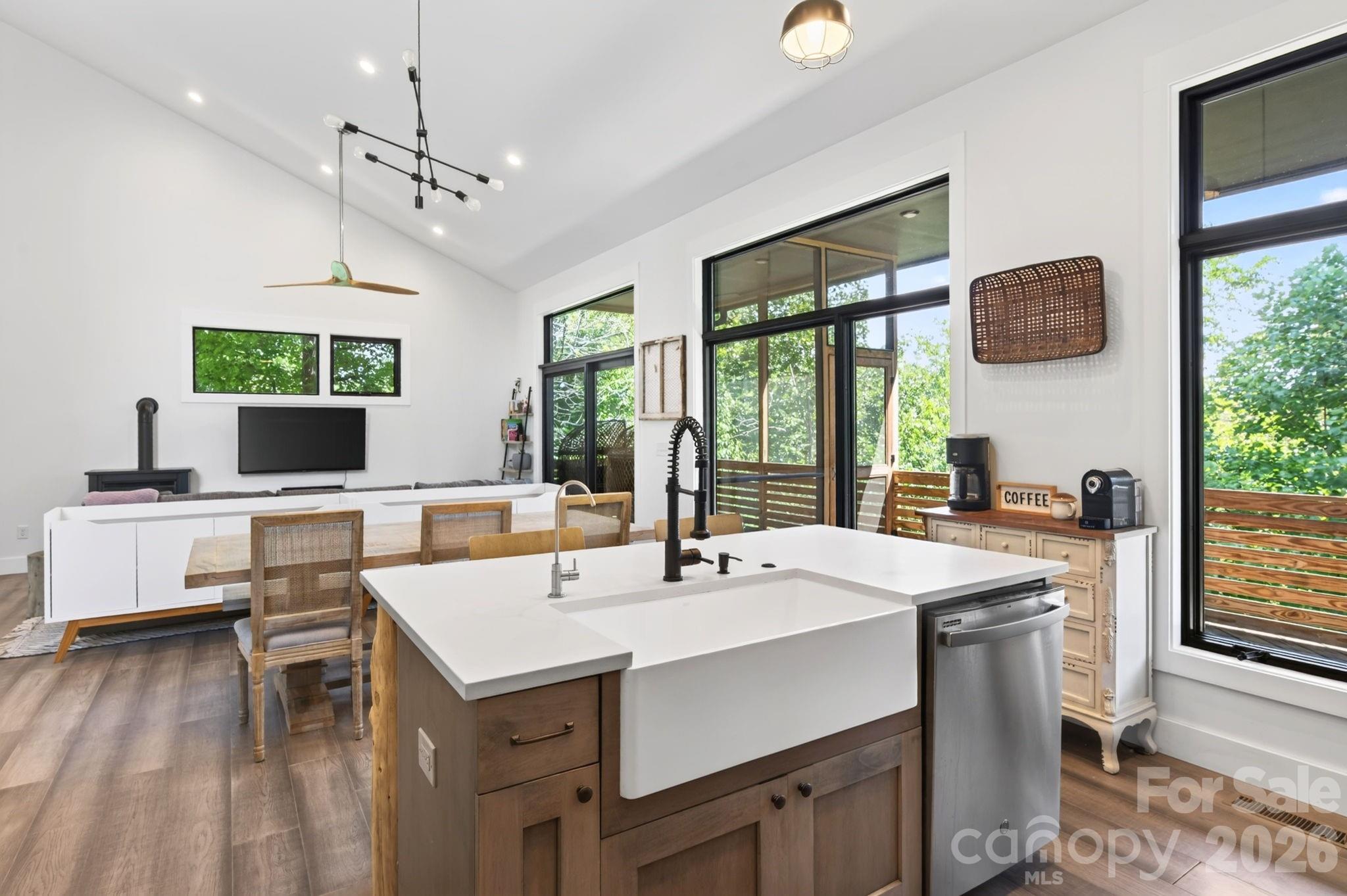 40 Malvern Walk — Asheville