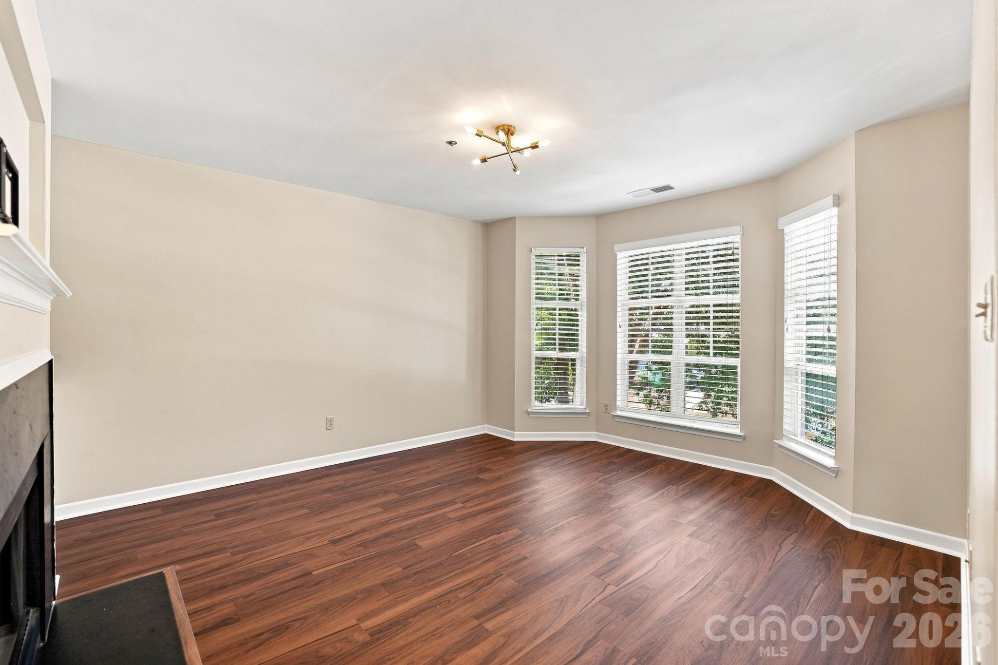525 Olmsted Park Place — Charlotte