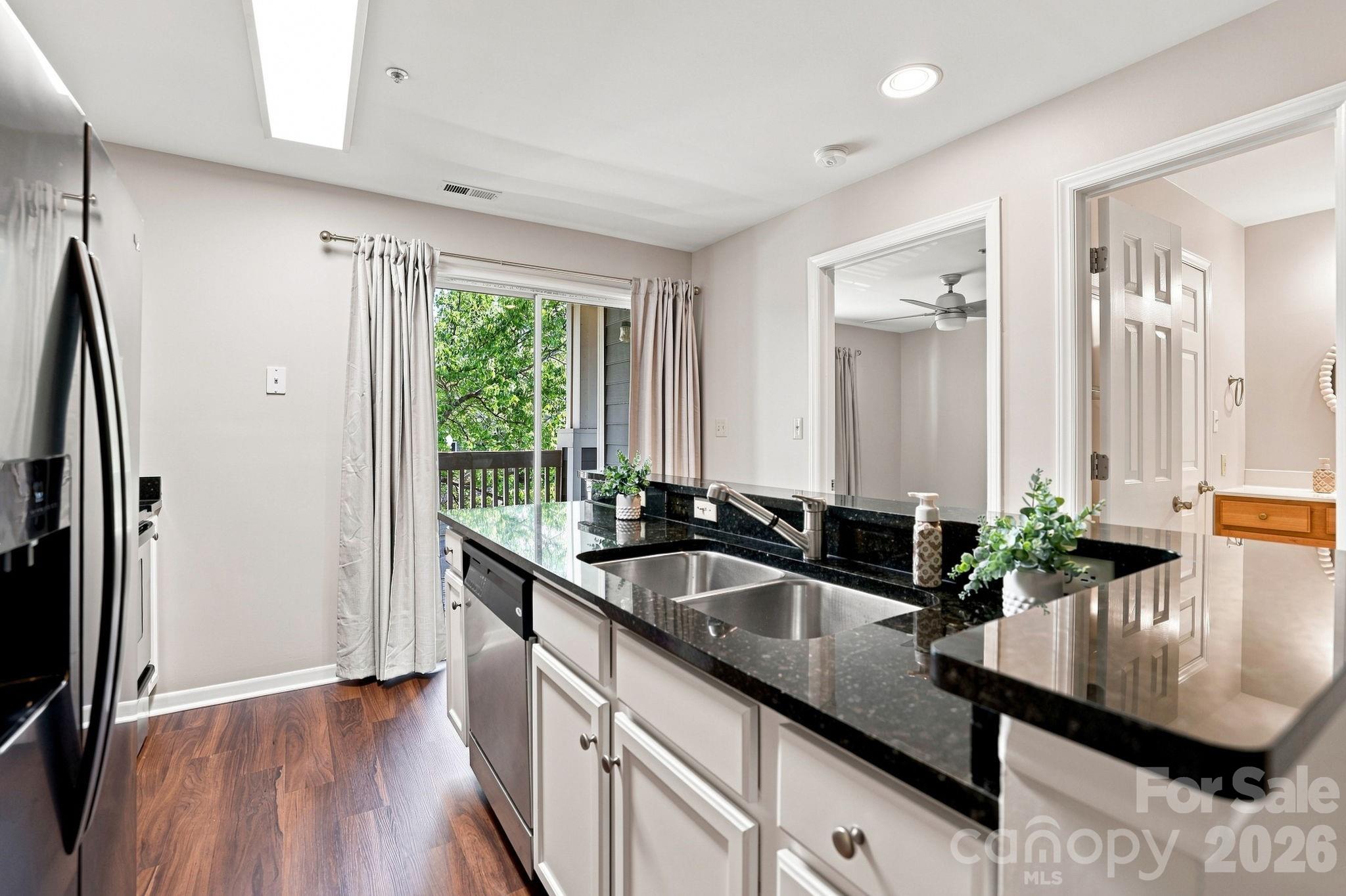 525 Olmsted Park Place — Charlotte