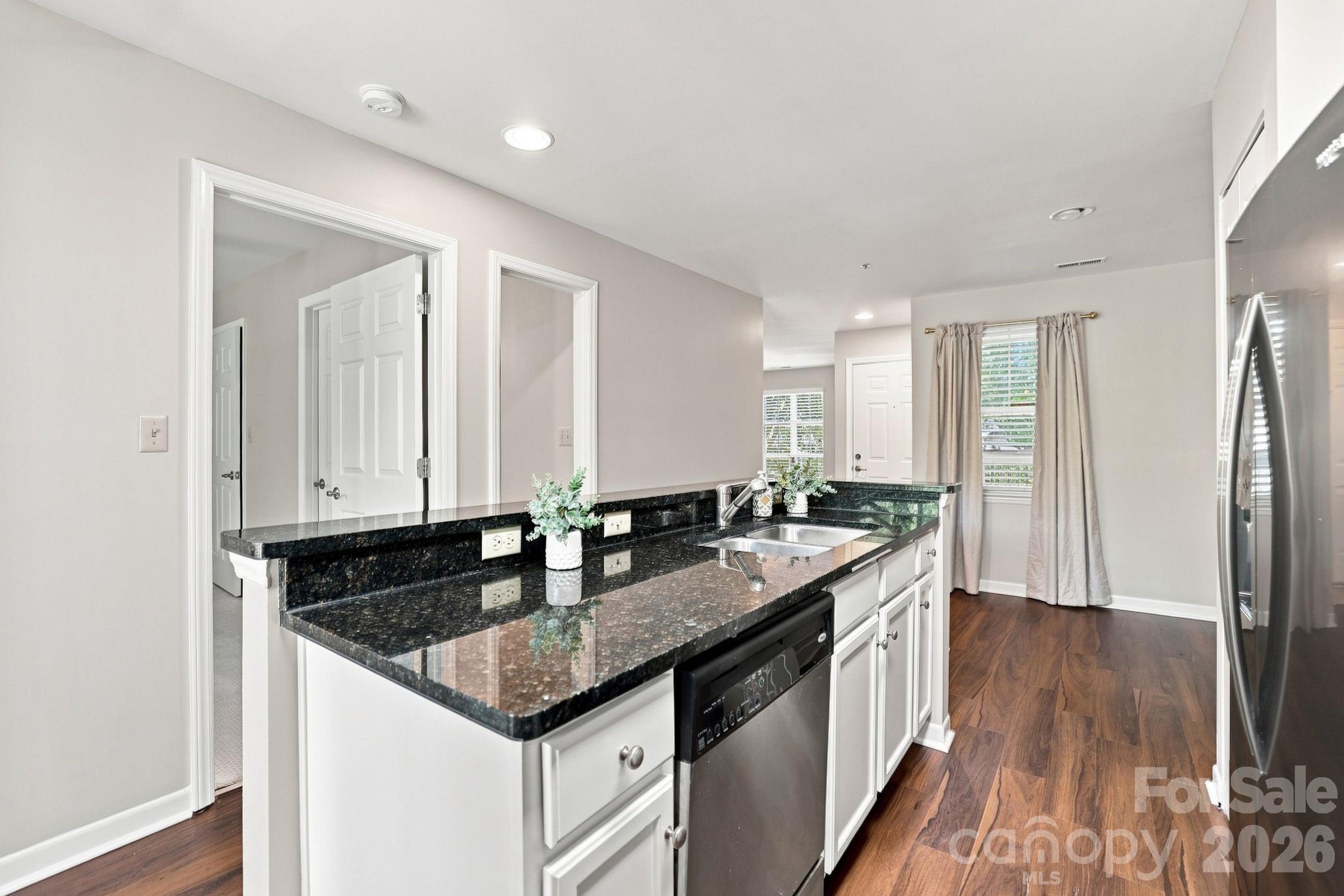 525 Olmsted Park Place — Charlotte