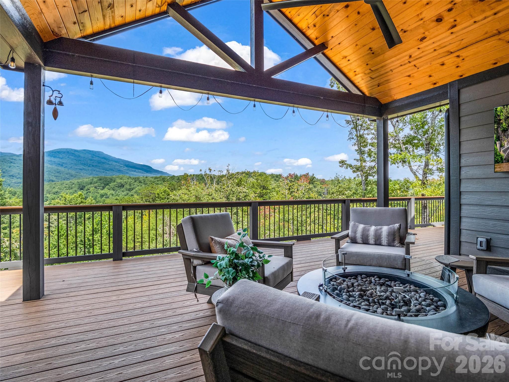 73 Jackson Ridge Lane — Mill Spring