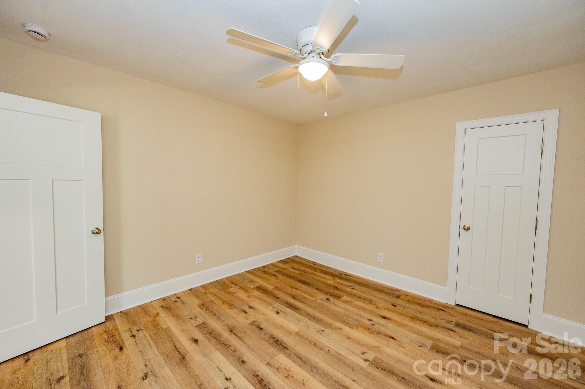 118 Alexander Street — Forest City