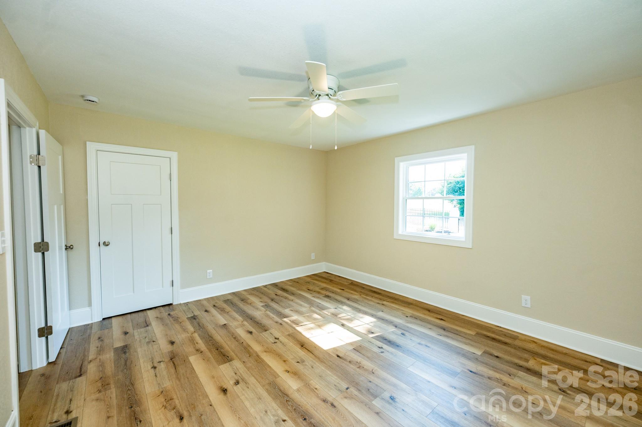 118 Alexander Street — Forest City