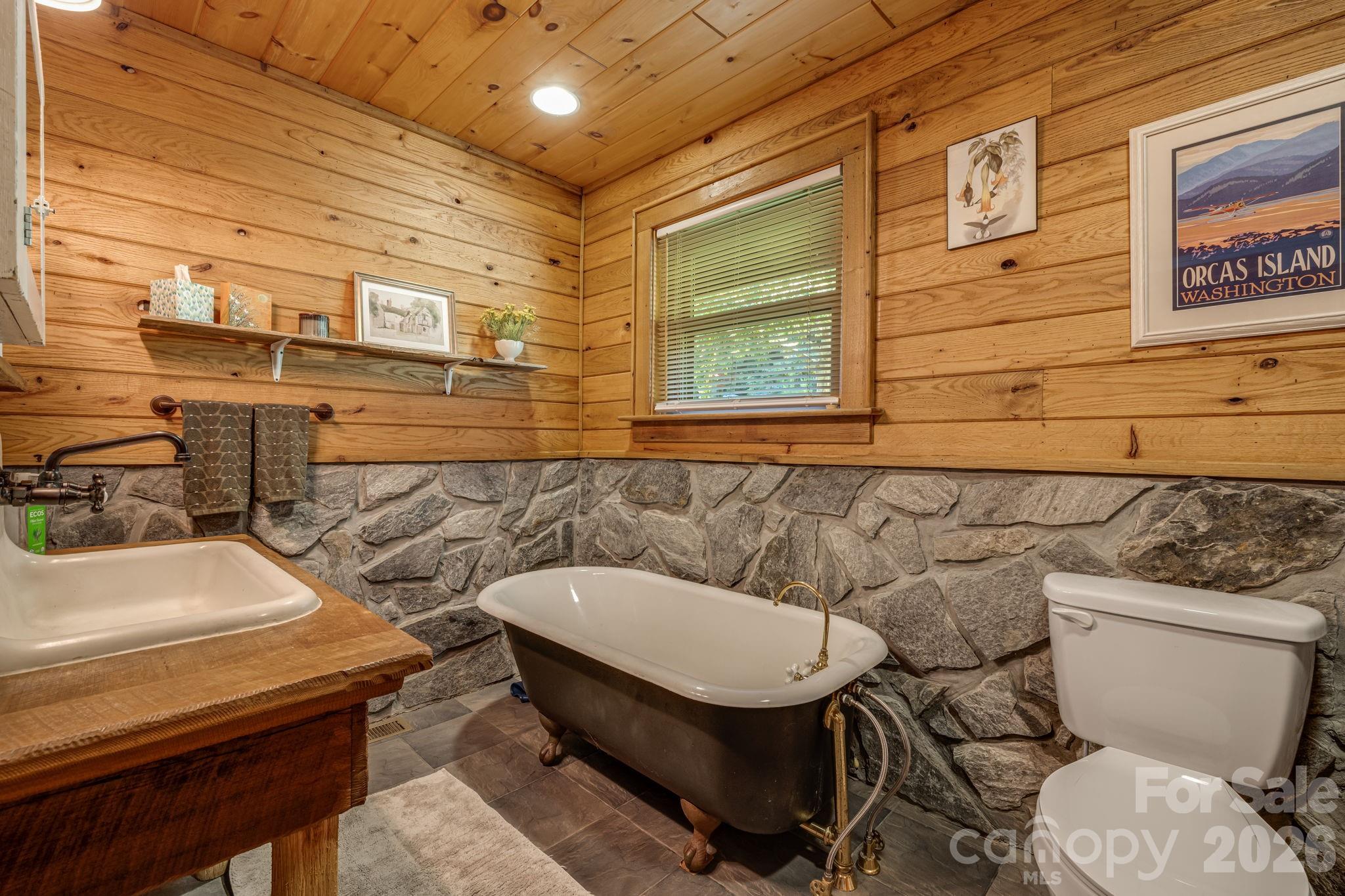 146 Gentry Farm Drive — Hot Springs