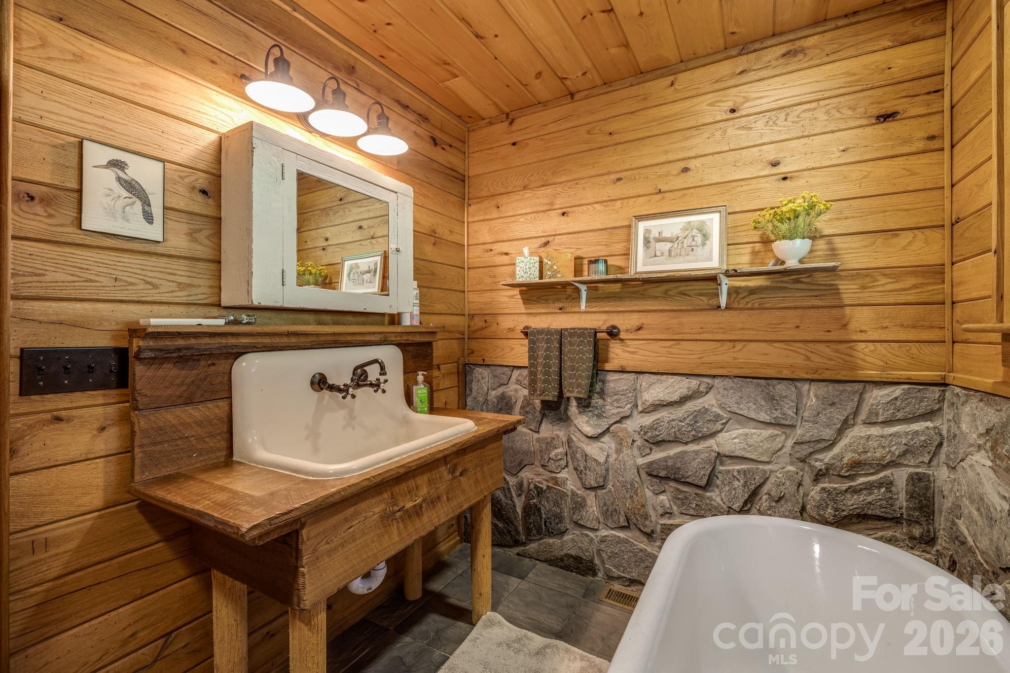 146 Gentry Farm Drive — Hot Springs