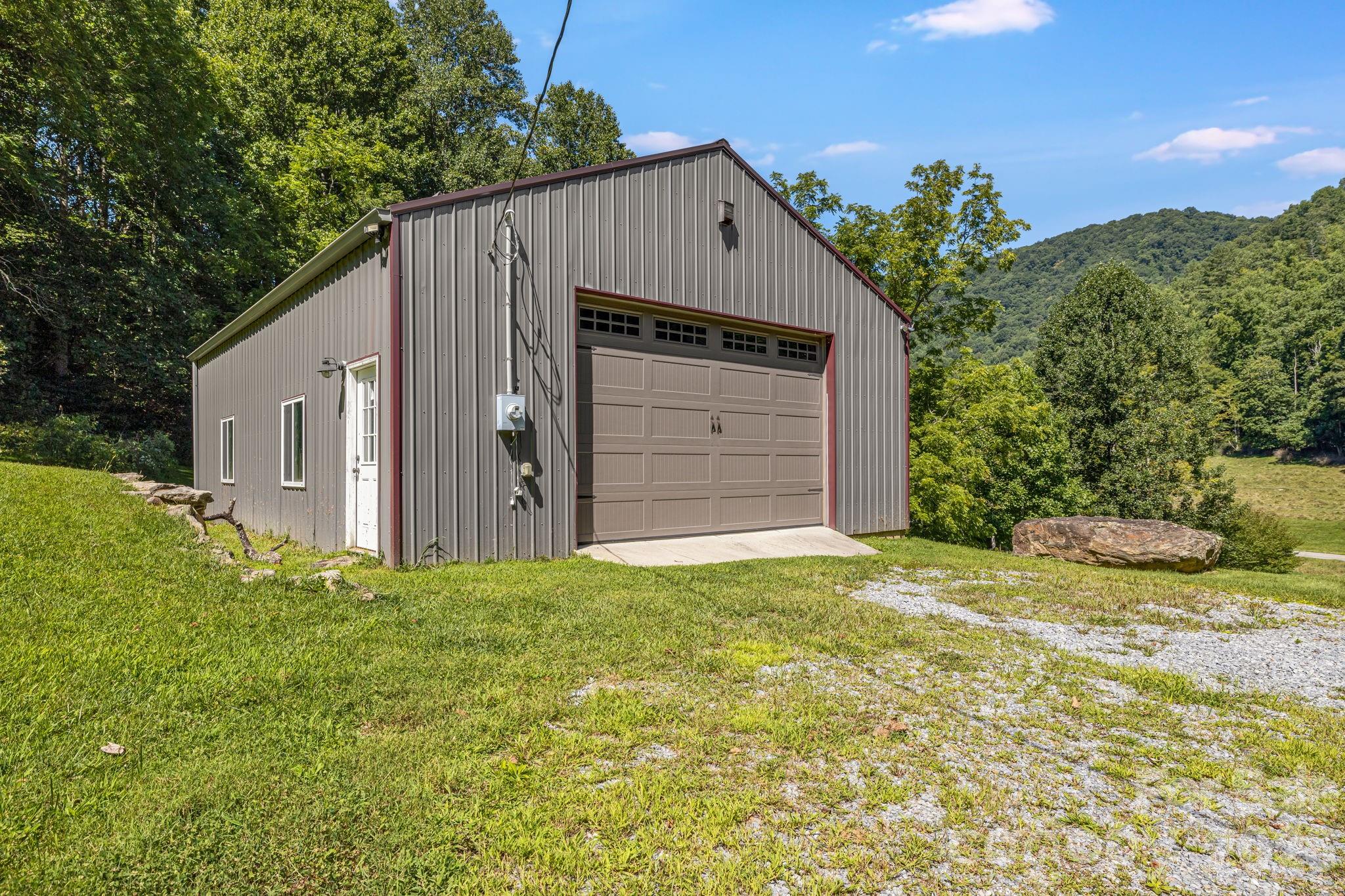 146 Gentry Farm Drive — Hot Springs