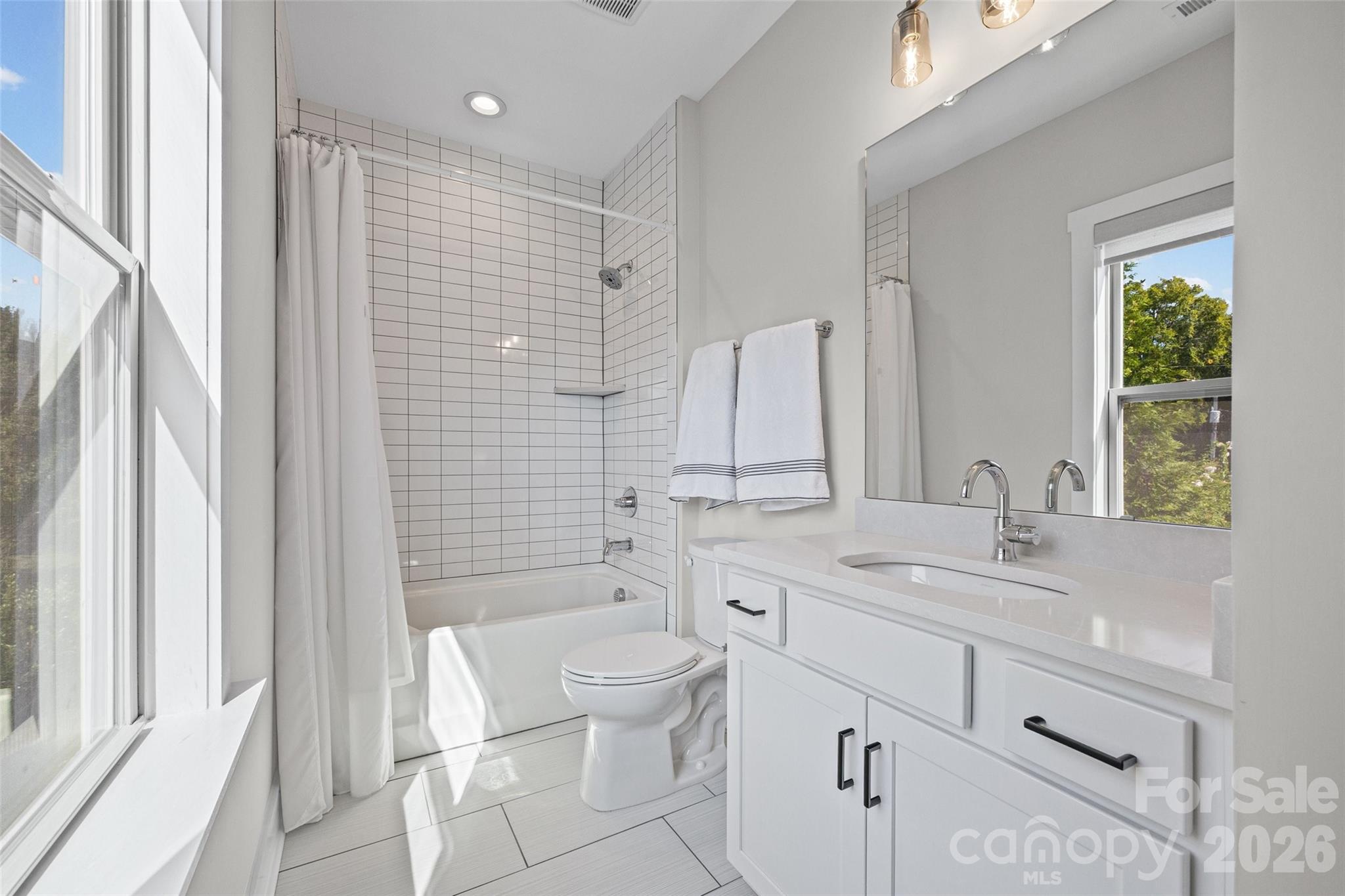 14232 Hollins Grove Avenue #3 — Huntersville