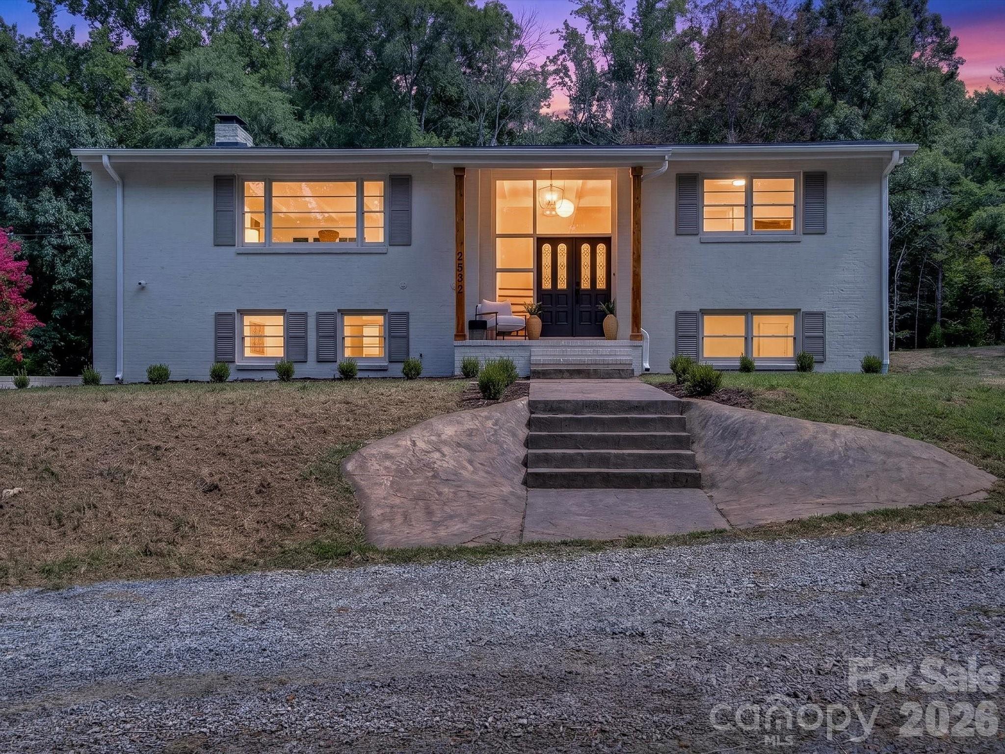 2532 Sam Newell Road — Matthews