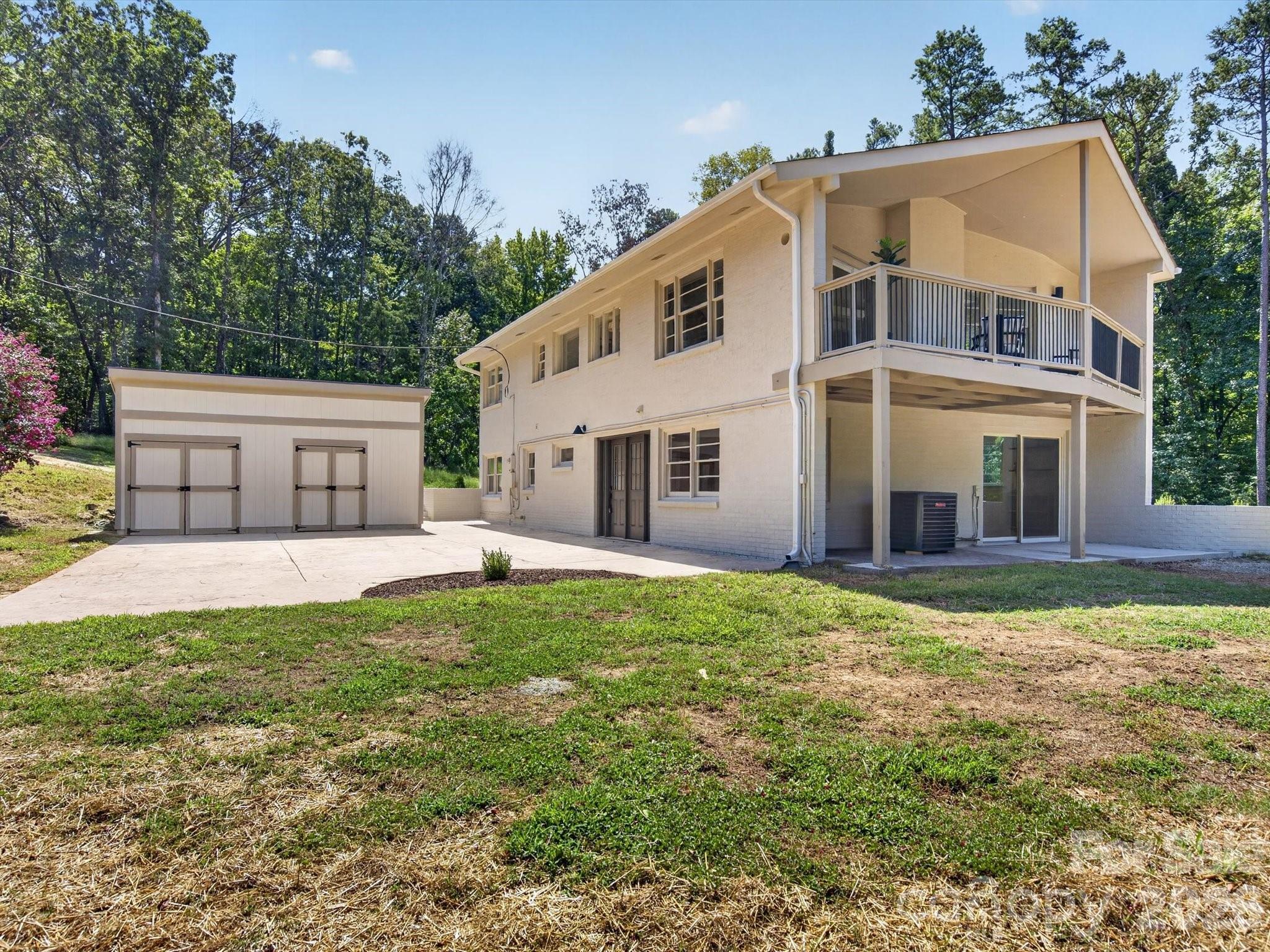 2532 Sam Newell Road — Matthews