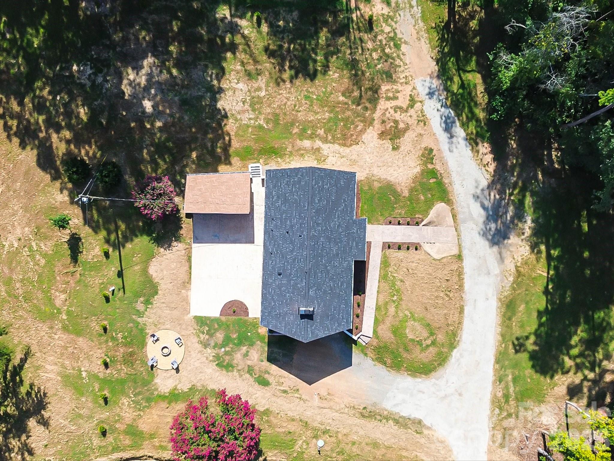 2532 Sam Newell Road — Matthews