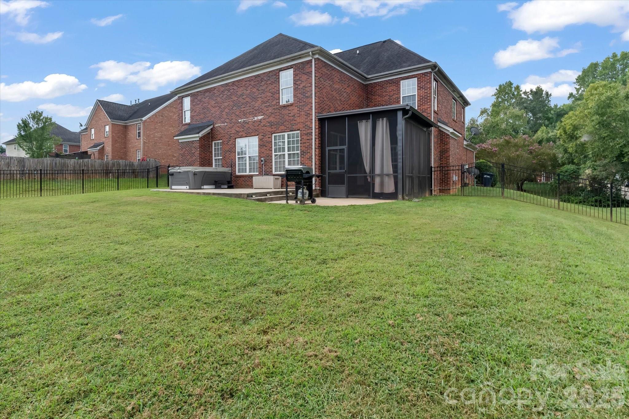 186 Autumn Frost Avenue — Statesville