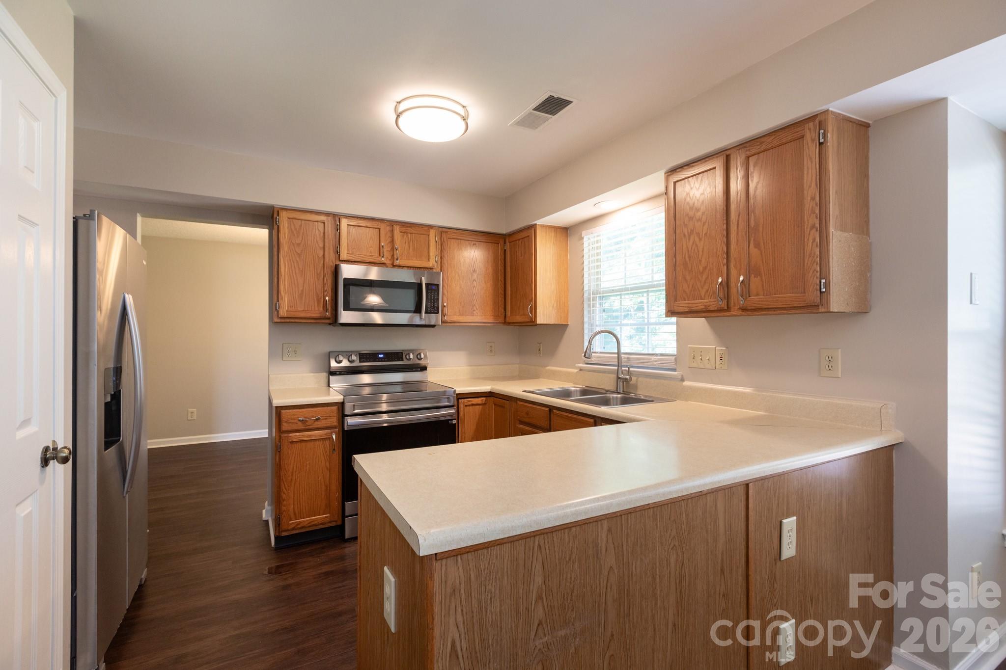 5401 Groveton Court — Charlotte