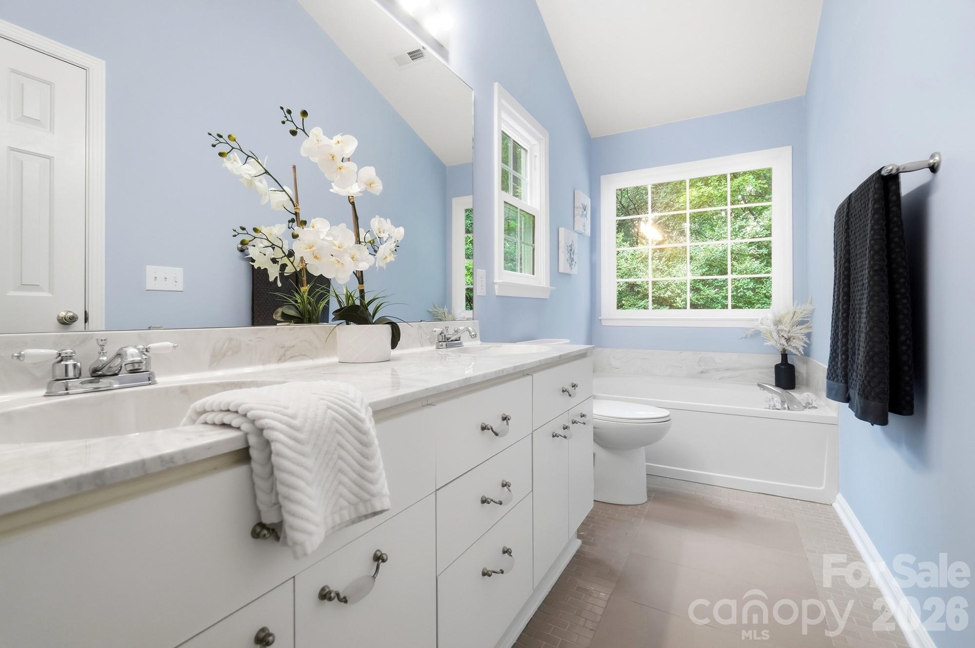 2819 Cedar Chase Drive — Matthews