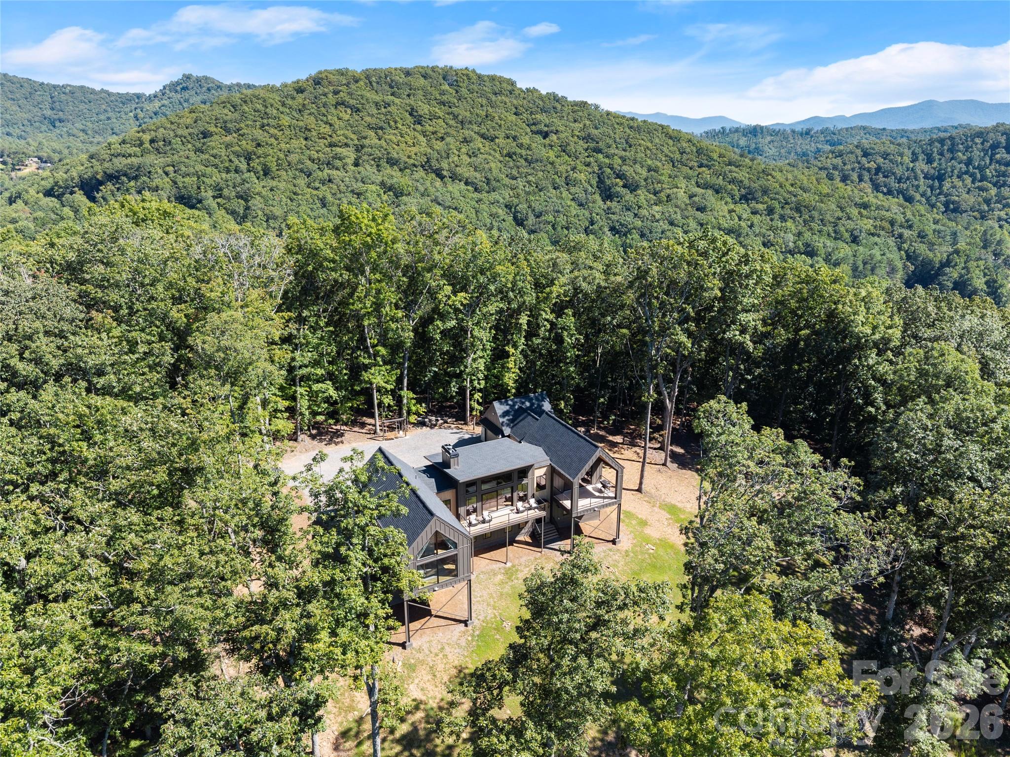 724 Grand Laurel Way — Brasstown