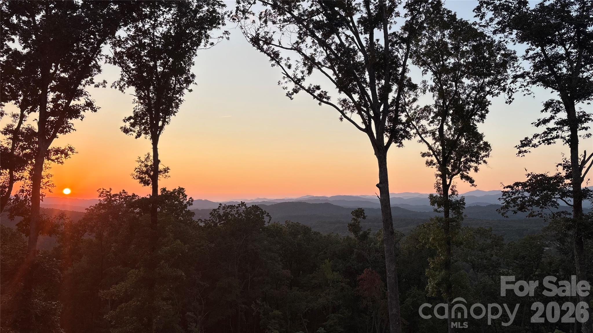 724 Grand Laurel Way — Brasstown
