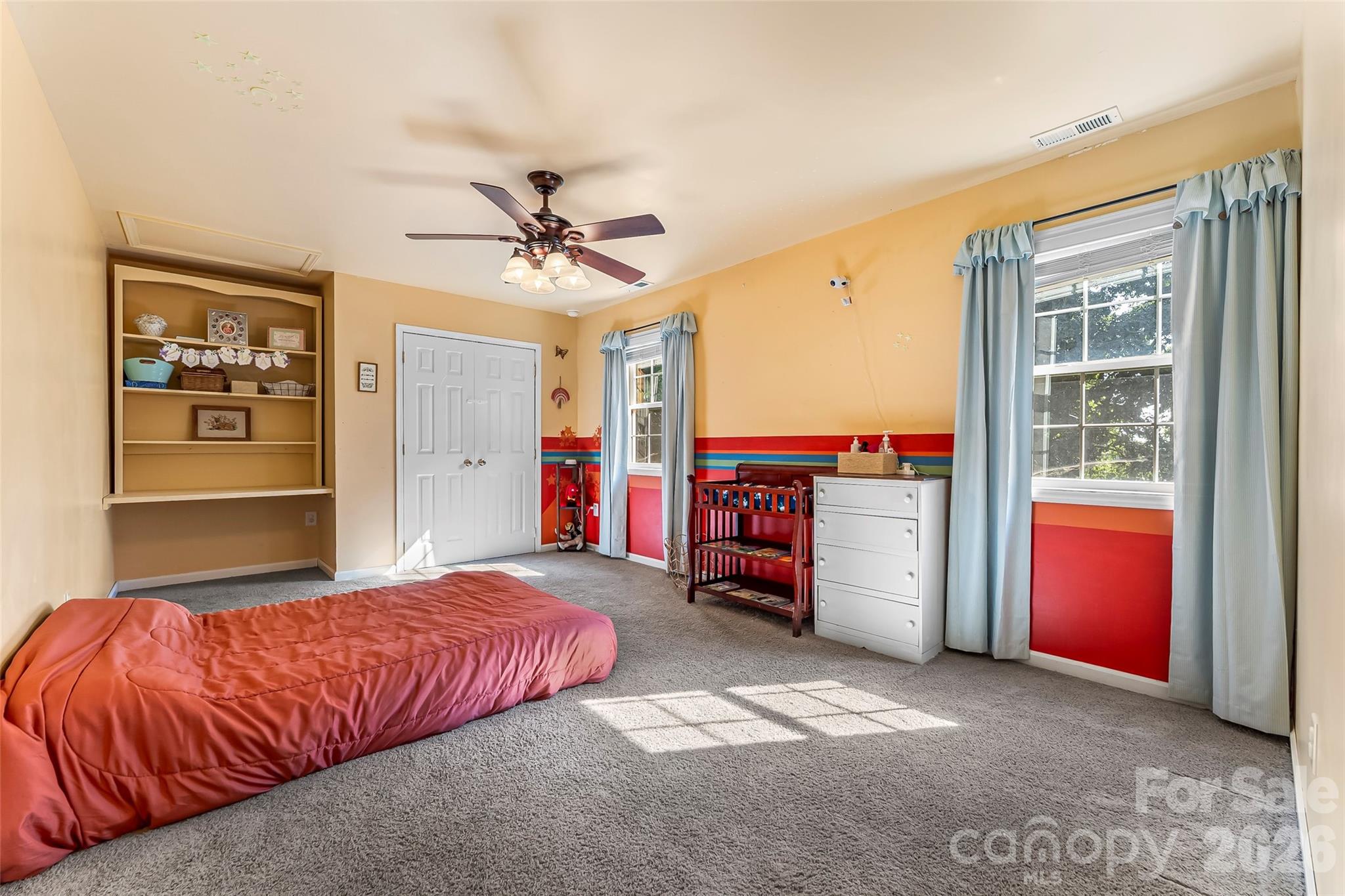 5468 Valley Run Street — Hickory