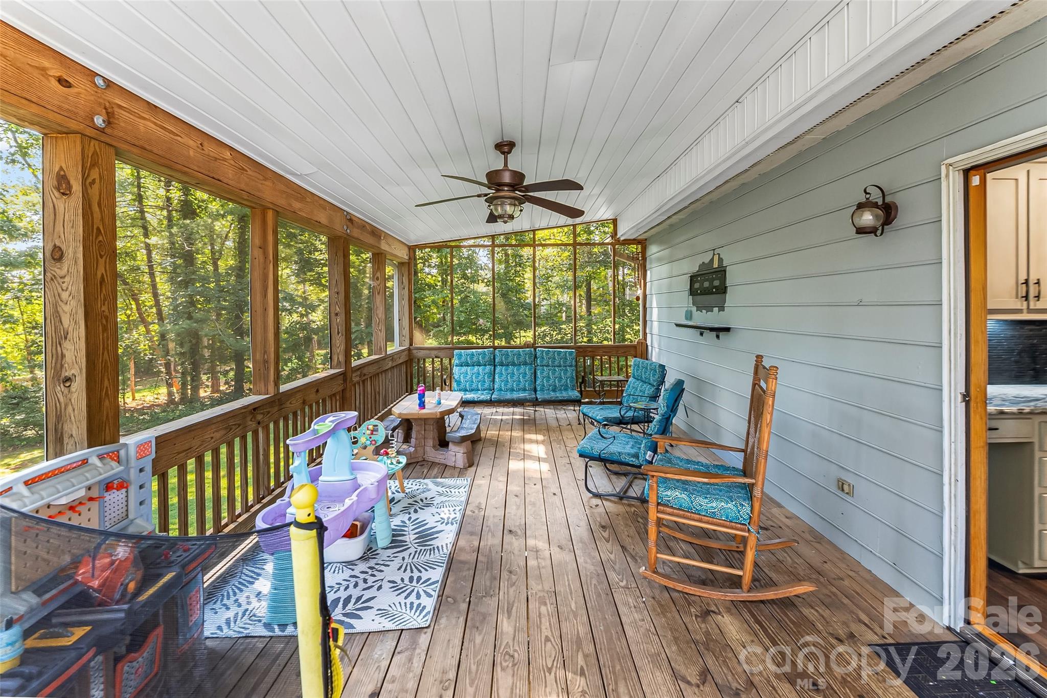 5468 Valley Run Street — Hickory