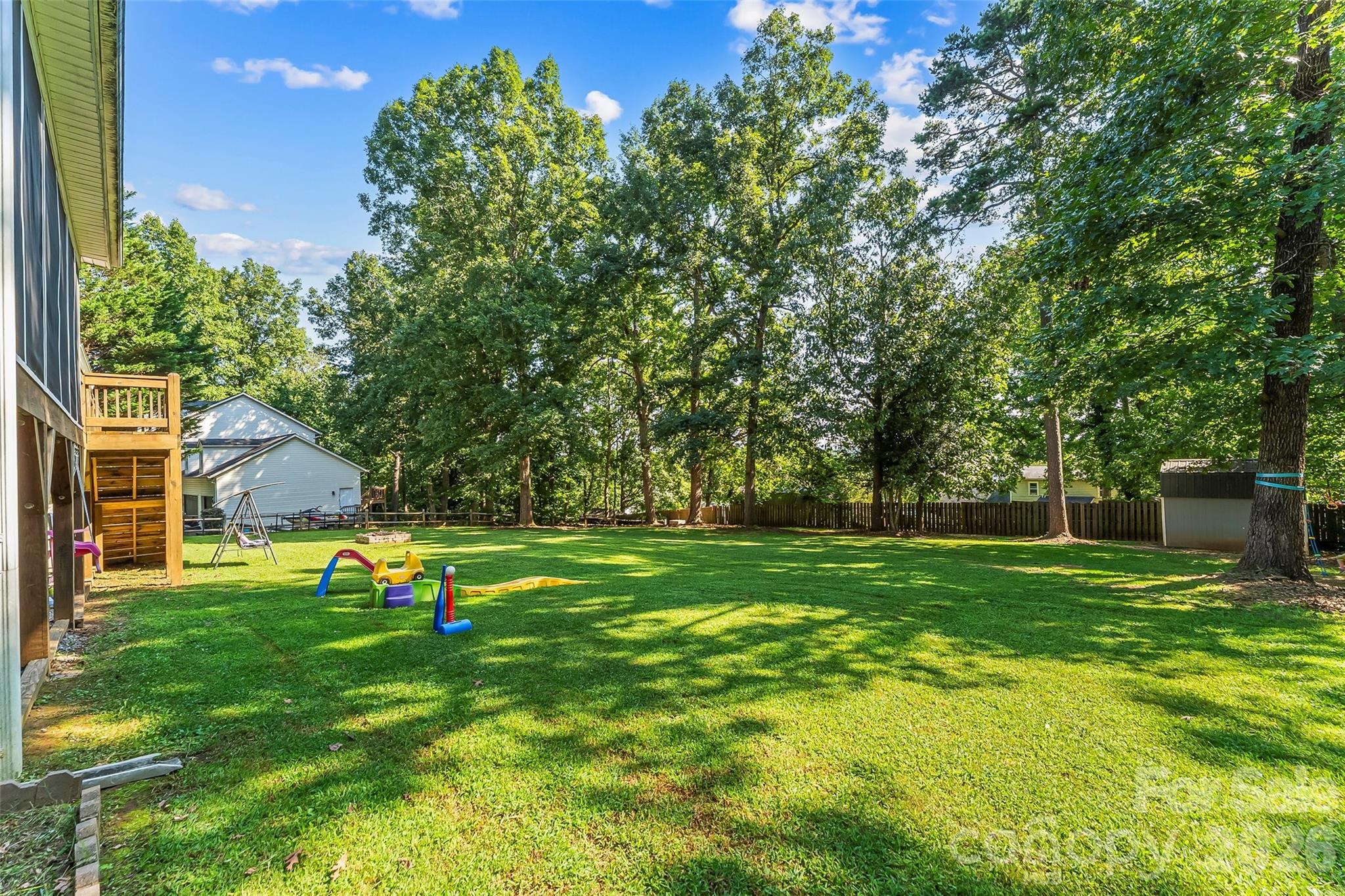5468 Valley Run Street — Hickory