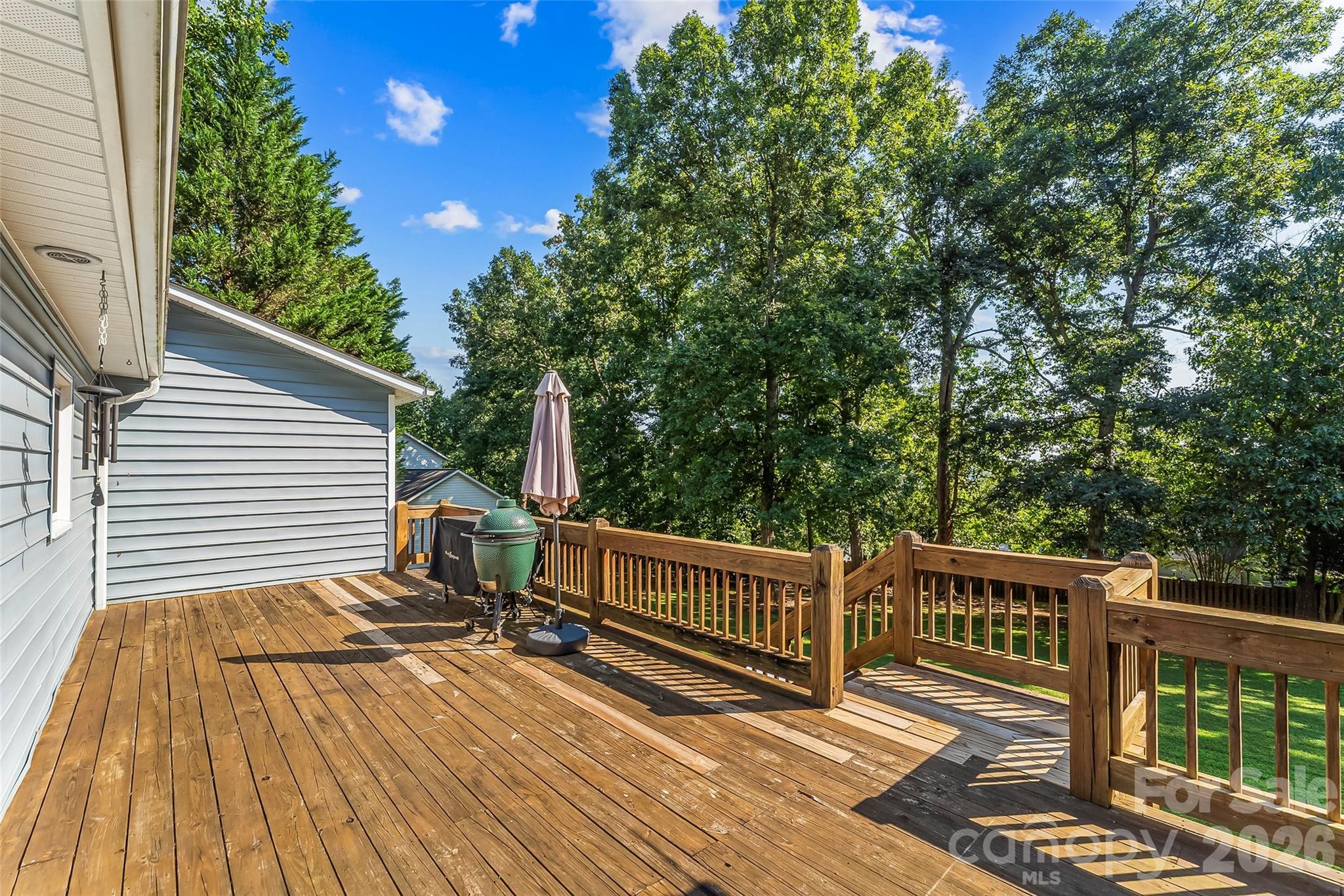 5468 Valley Run Street — Hickory