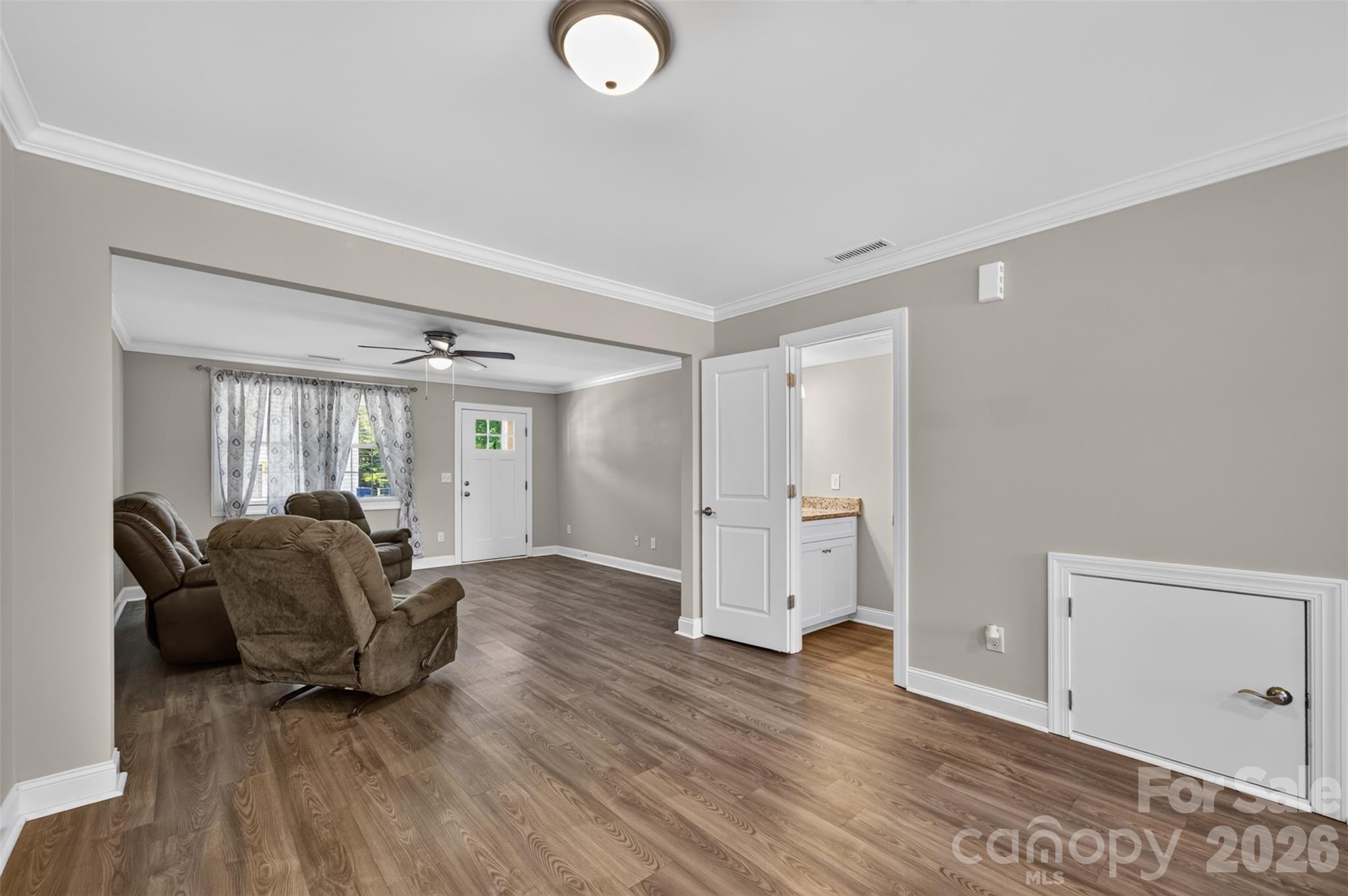 3919 Hemingway Drive NW — Hickory