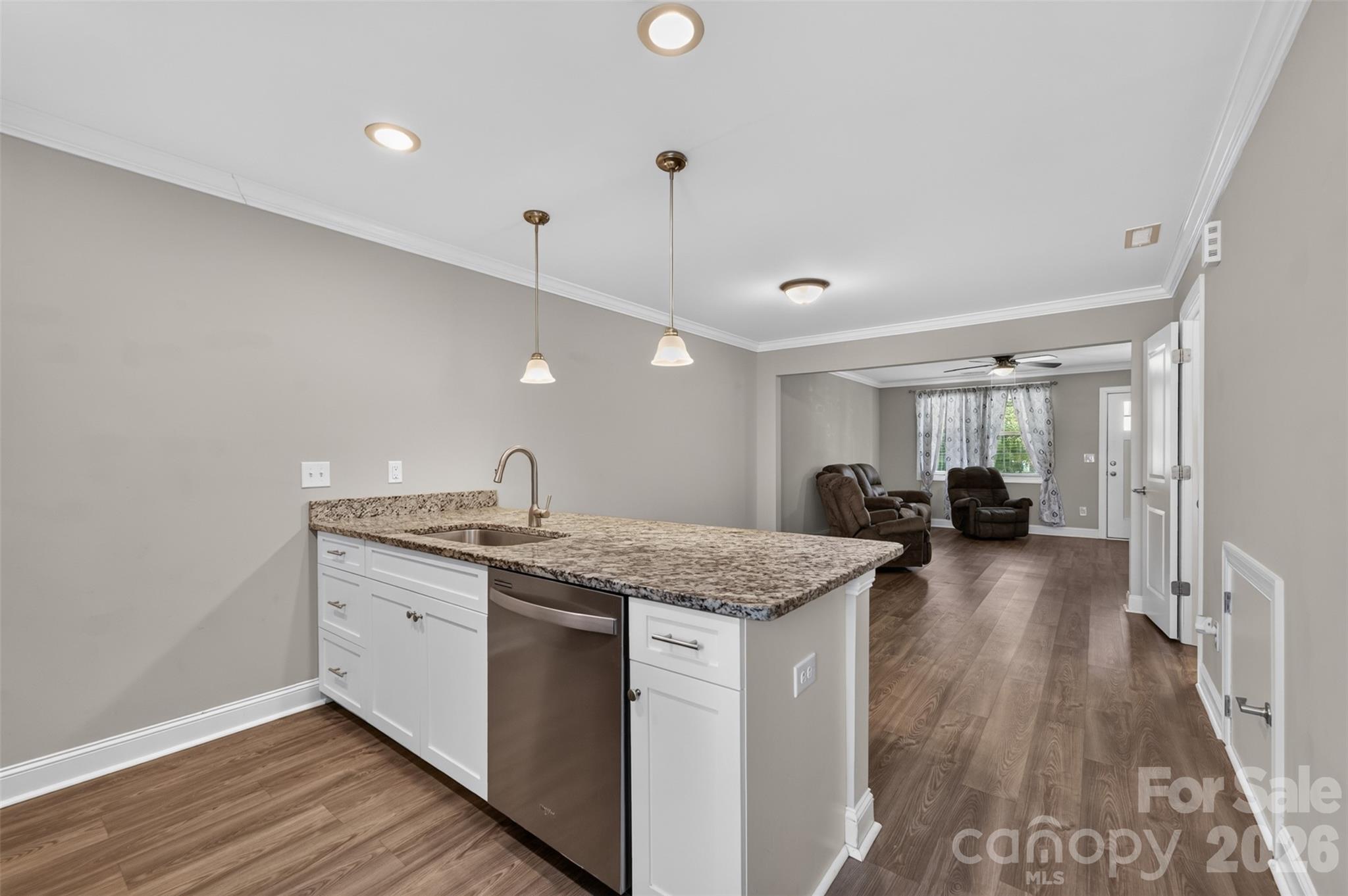 3919 Hemingway Drive NW — Hickory