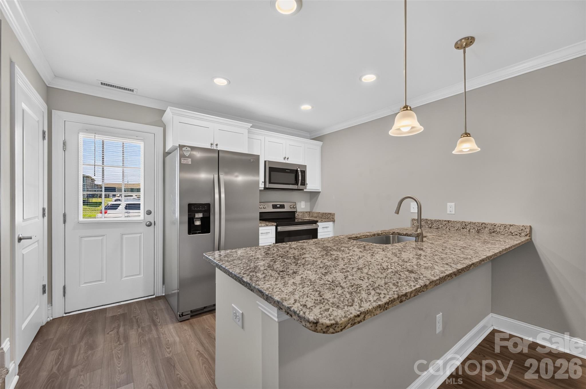 3919 Hemingway Drive NW — Hickory