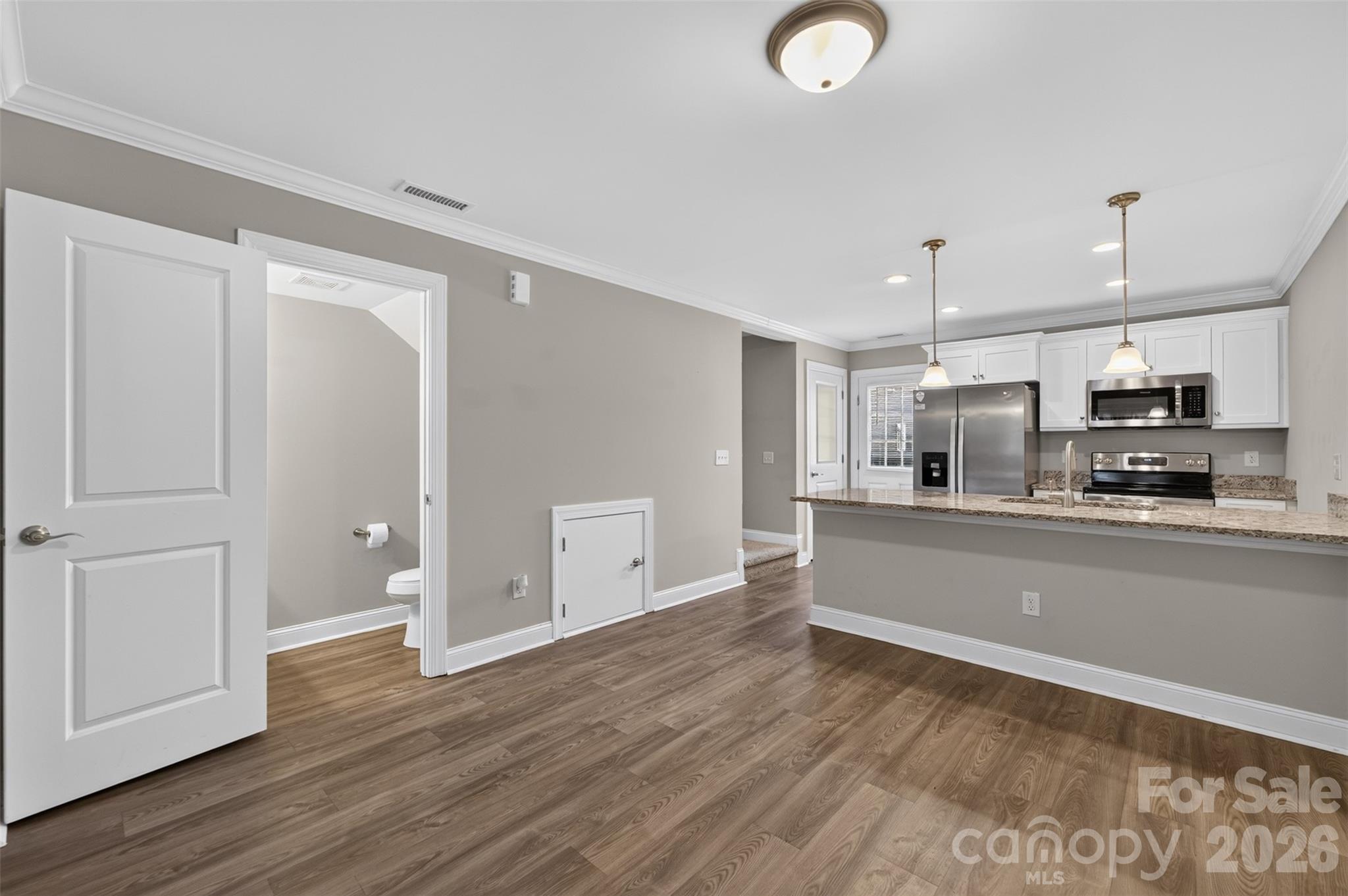 3919 Hemingway Drive NW — Hickory