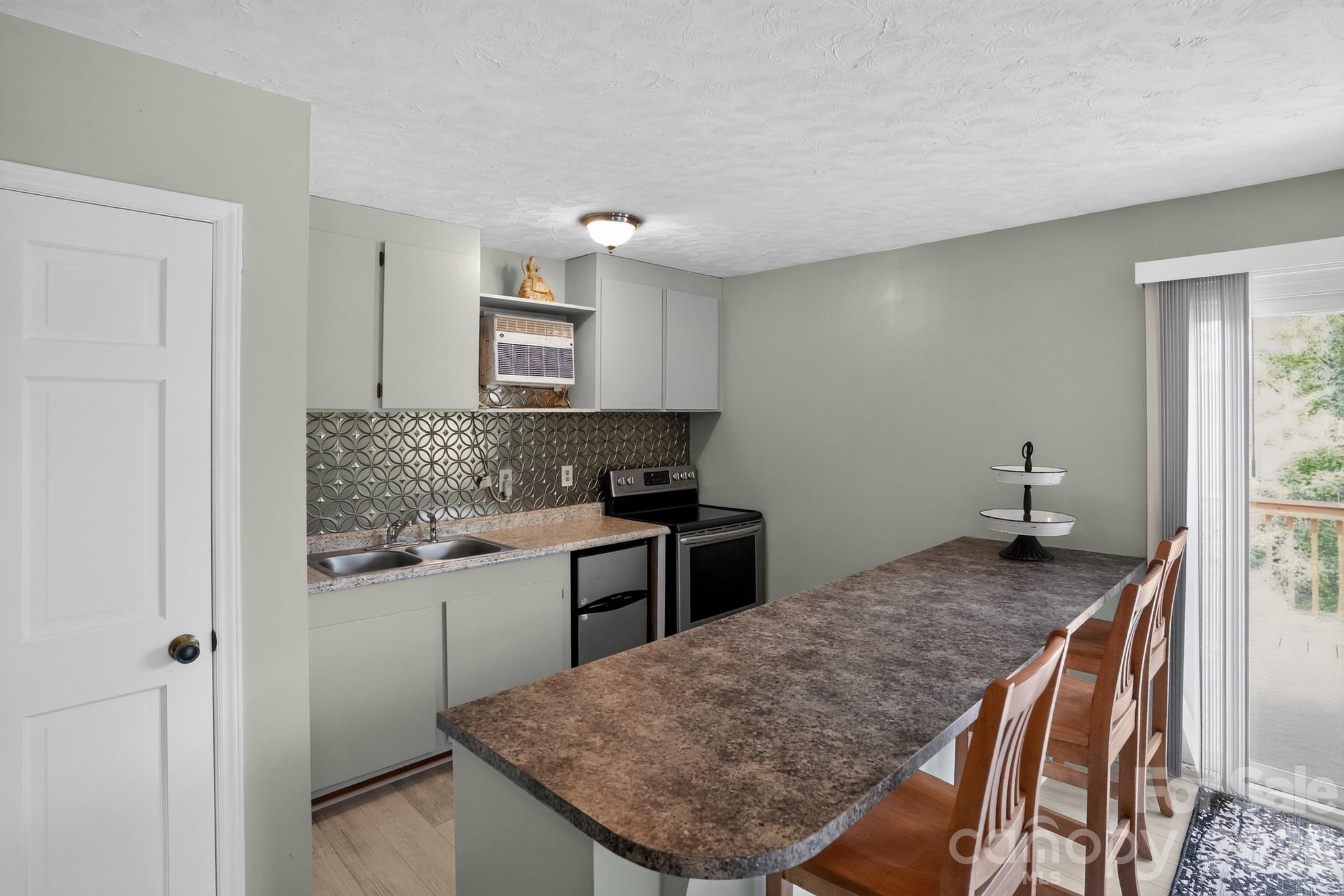 761 Bowles Farm Road — Statesville
