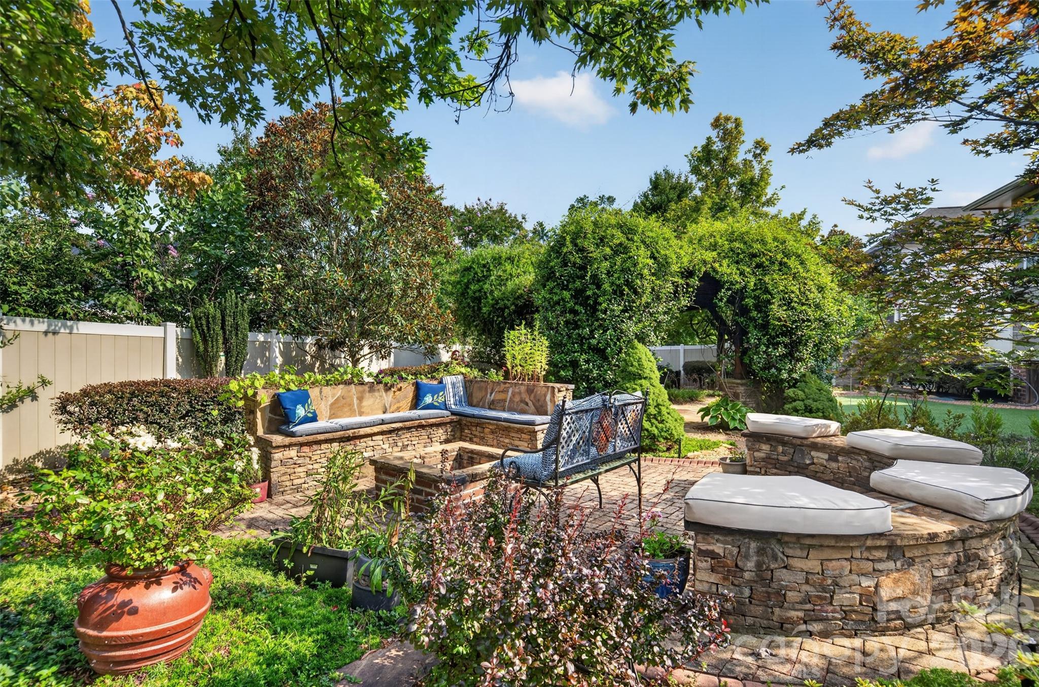 12823 Forrester Avenue — Huntersville