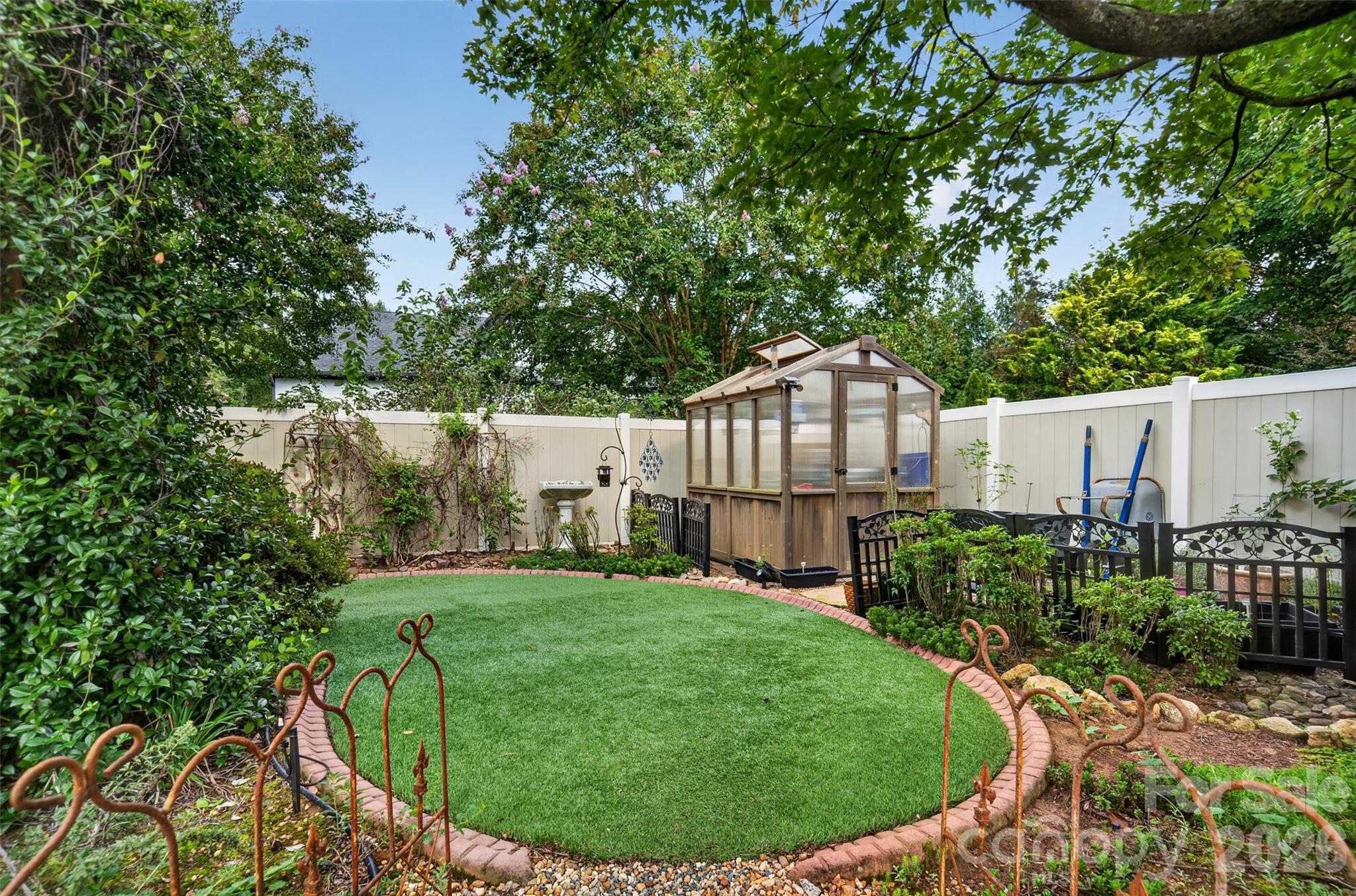 12823 Forrester Avenue — Huntersville