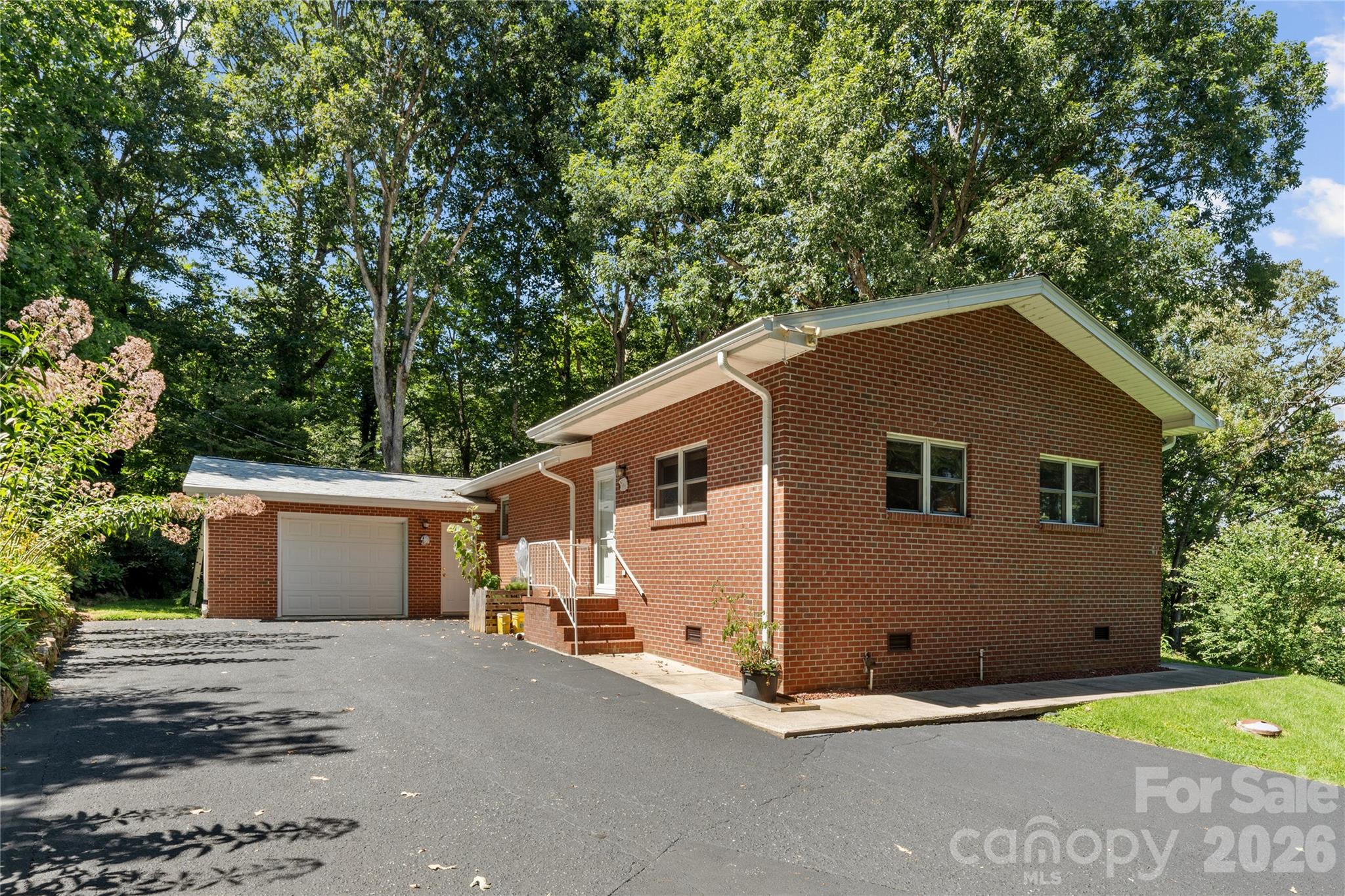 106 Holly Lane — Brevard
