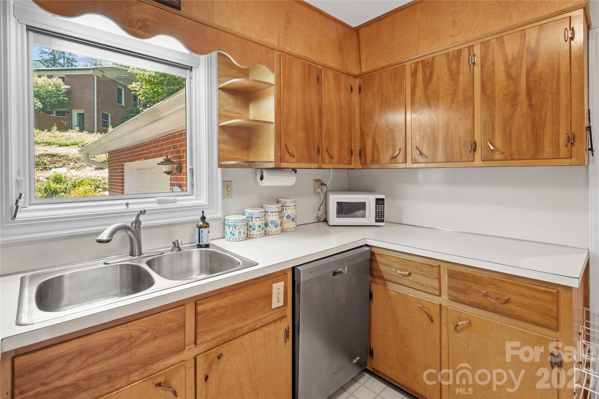 106 Holly Lane — Brevard