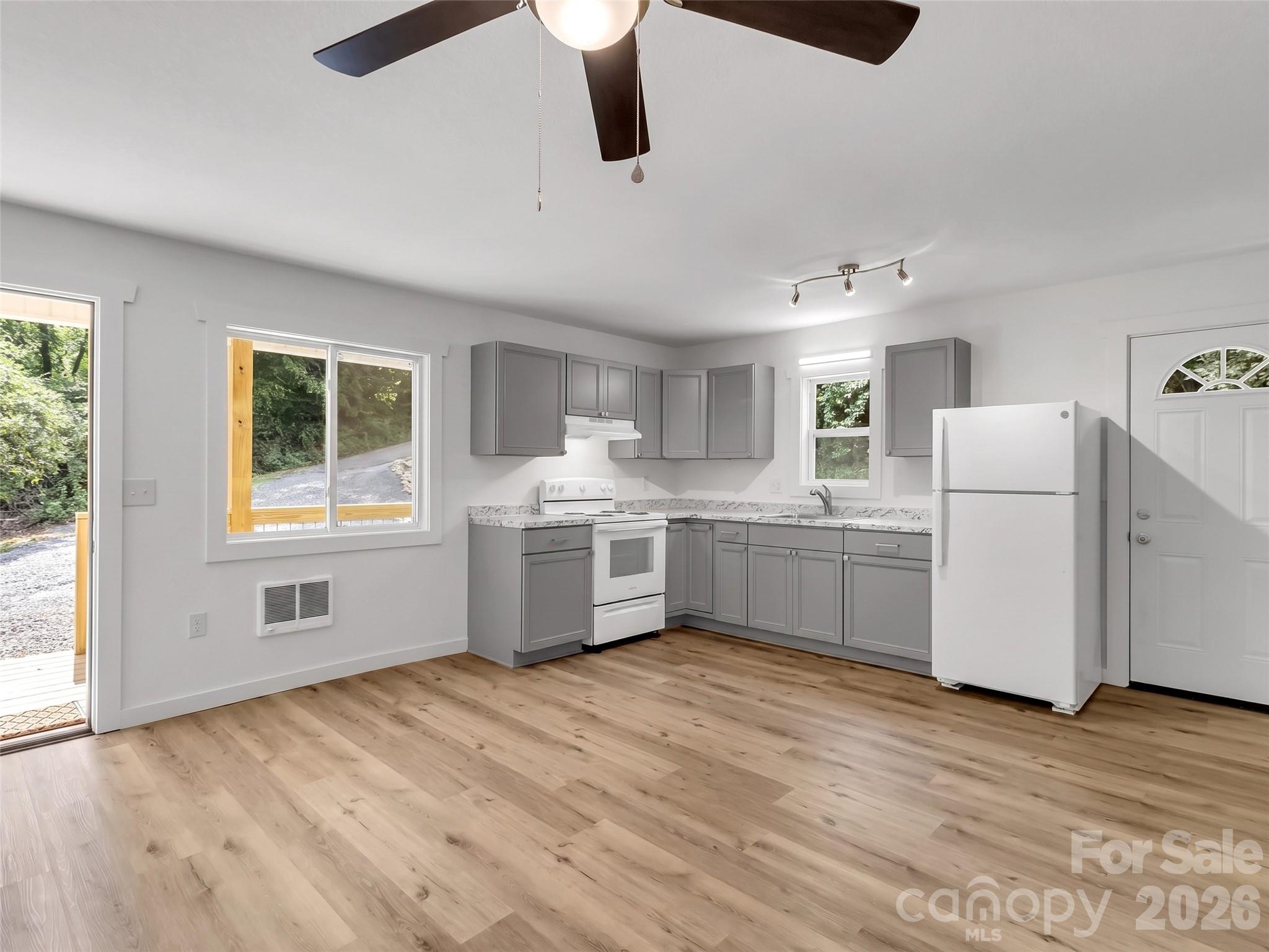 80 Mcelroy Street — Waynesville