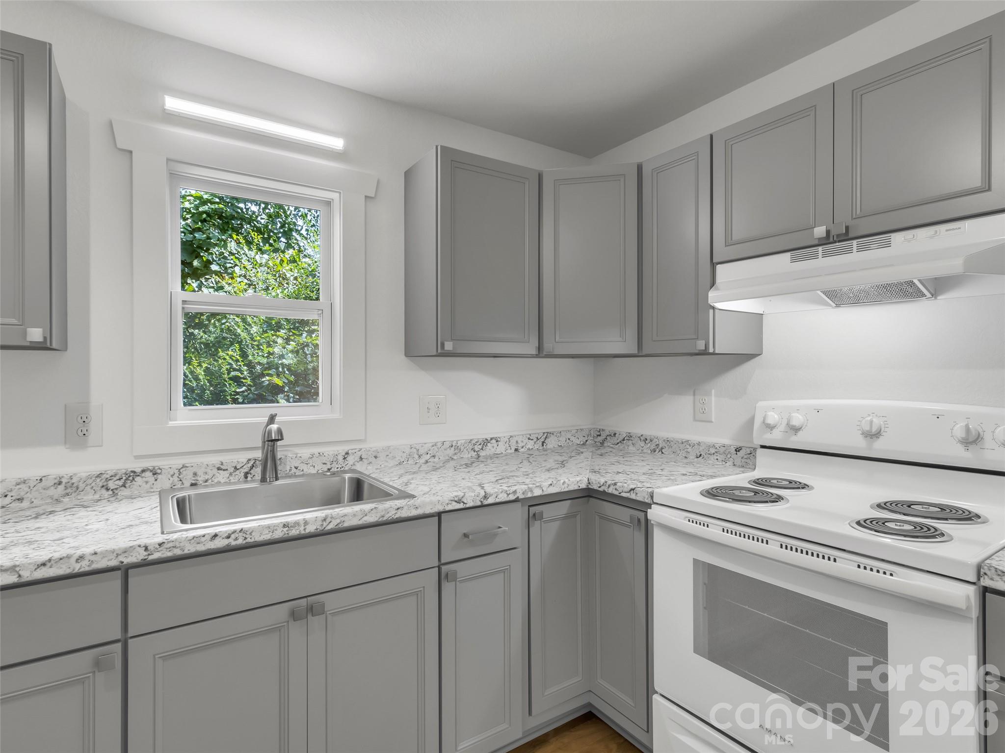 80 Mcelroy Street — Waynesville