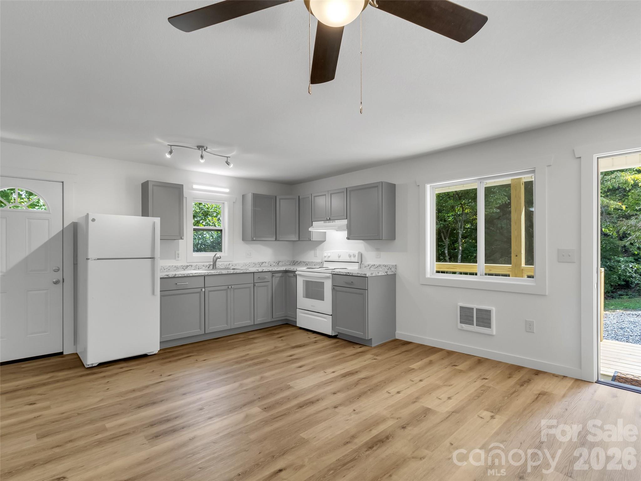80 Mcelroy Street — Waynesville