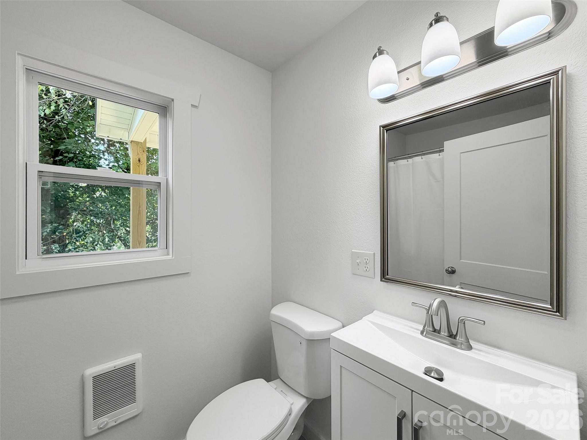 80 Mcelroy Street — Waynesville