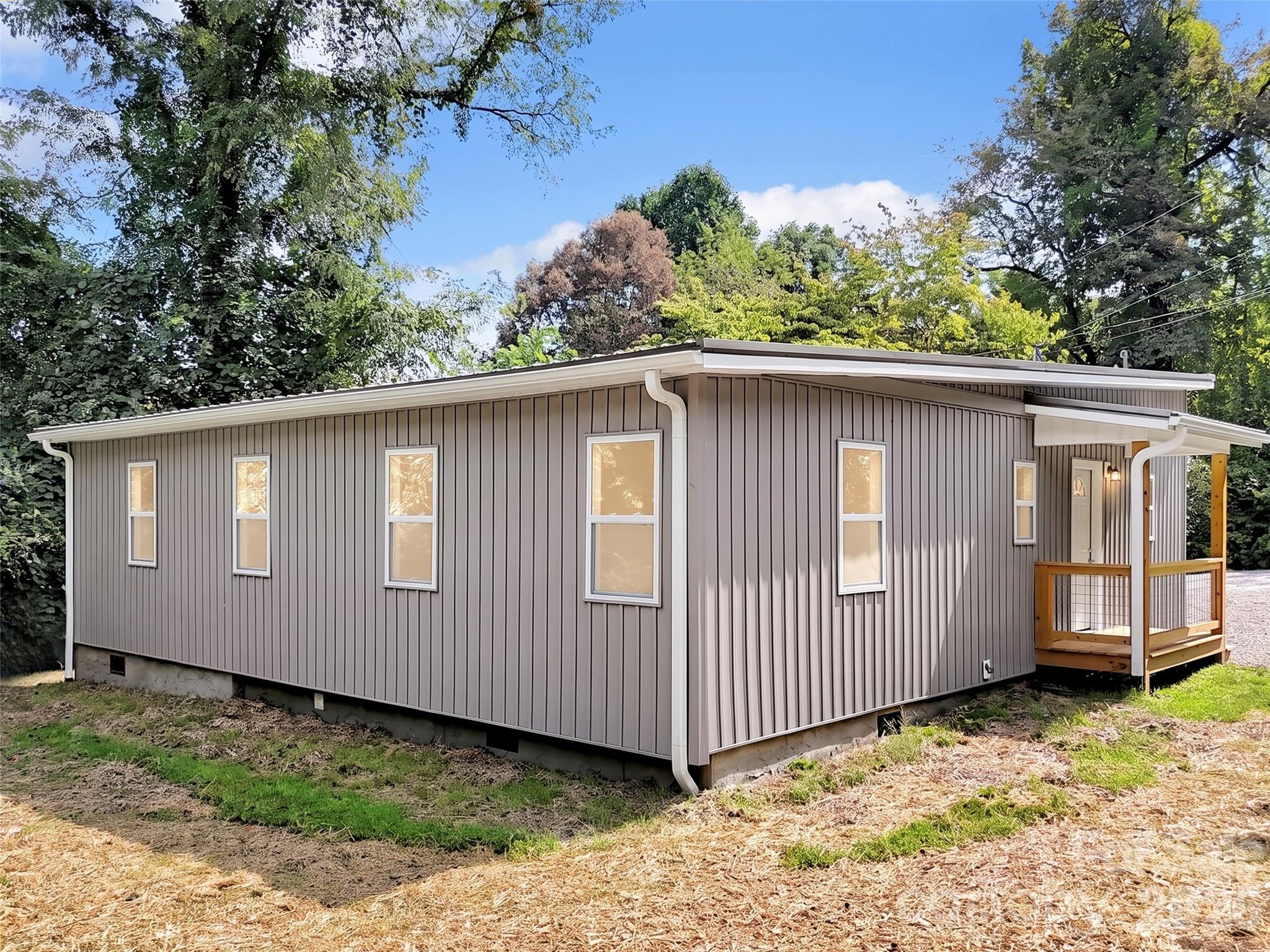80 Mcelroy Street — Waynesville