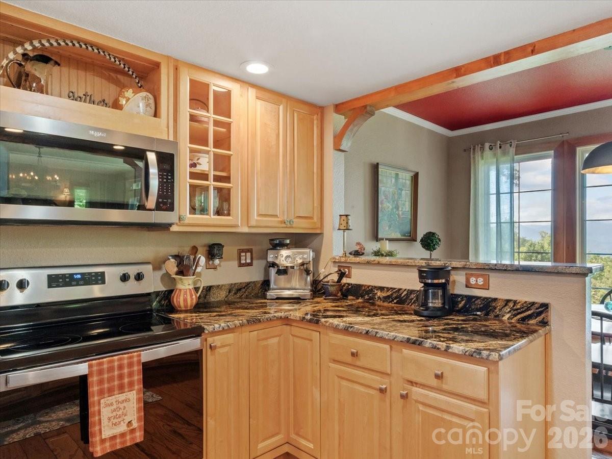 250 Creekside Way #C202 — Burnsville