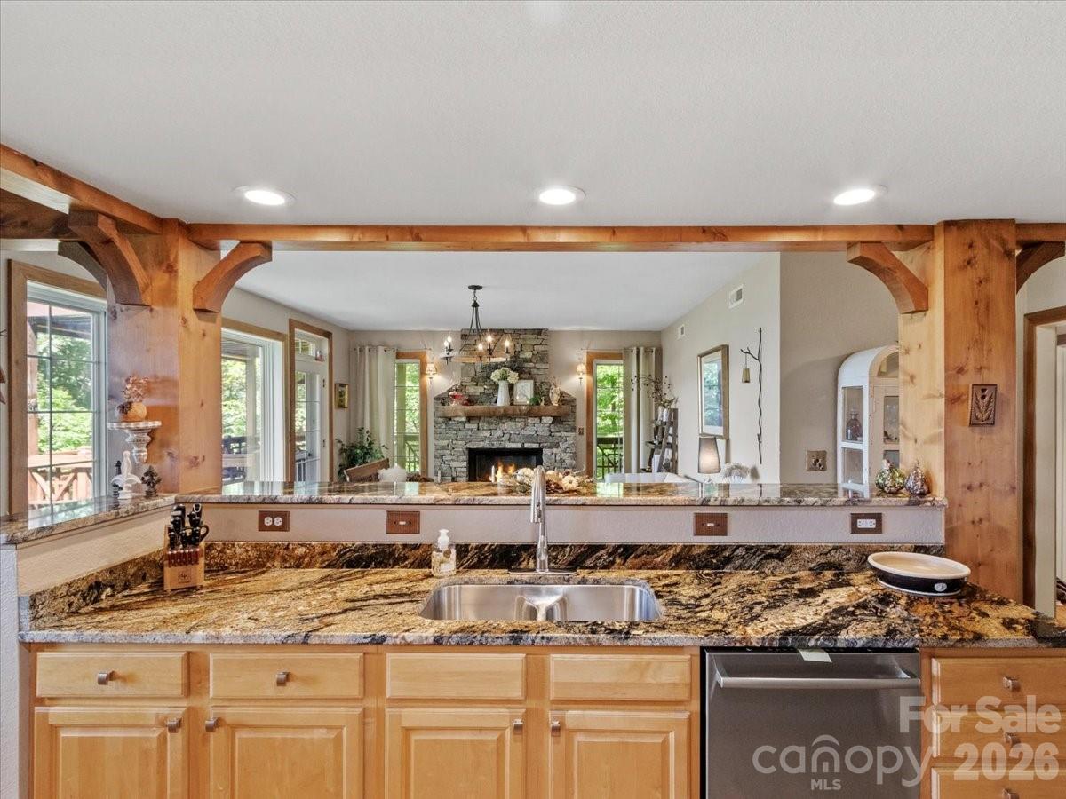 250 Creekside Way #C202 — Burnsville