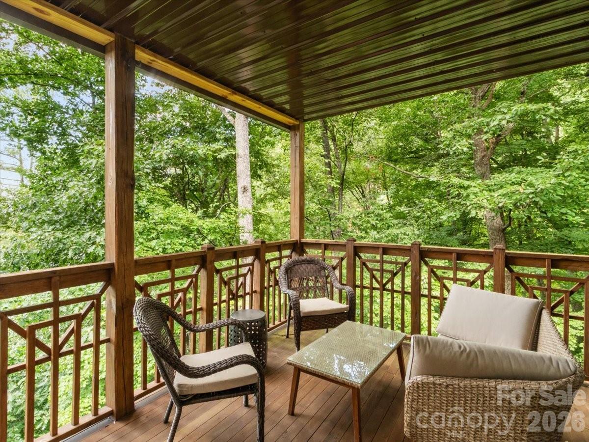 250 Creekside Way #C202 — Burnsville