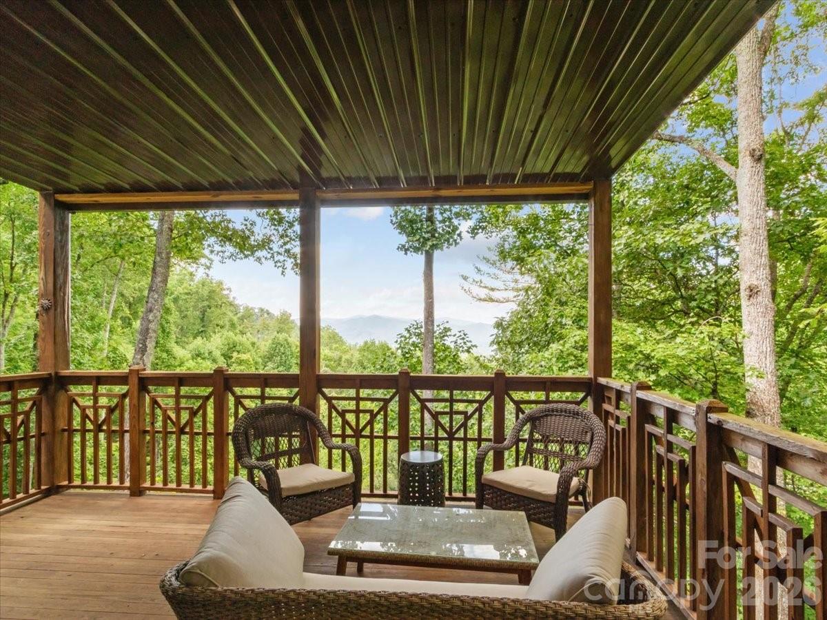 250 Creekside Way #C202 — Burnsville