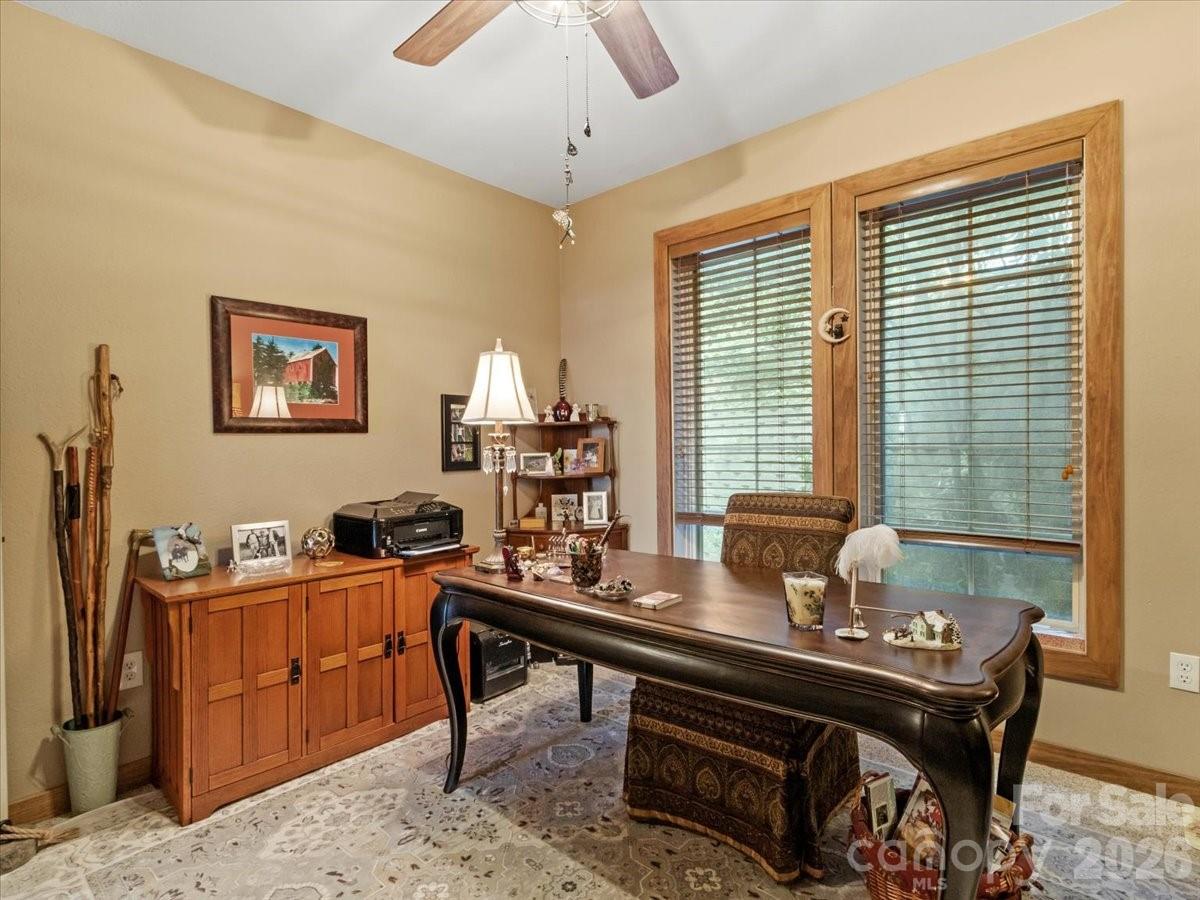 250 Creekside Way #C202 — Burnsville