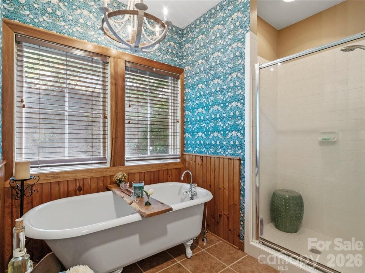 250 Creekside Way #C202 — Burnsville