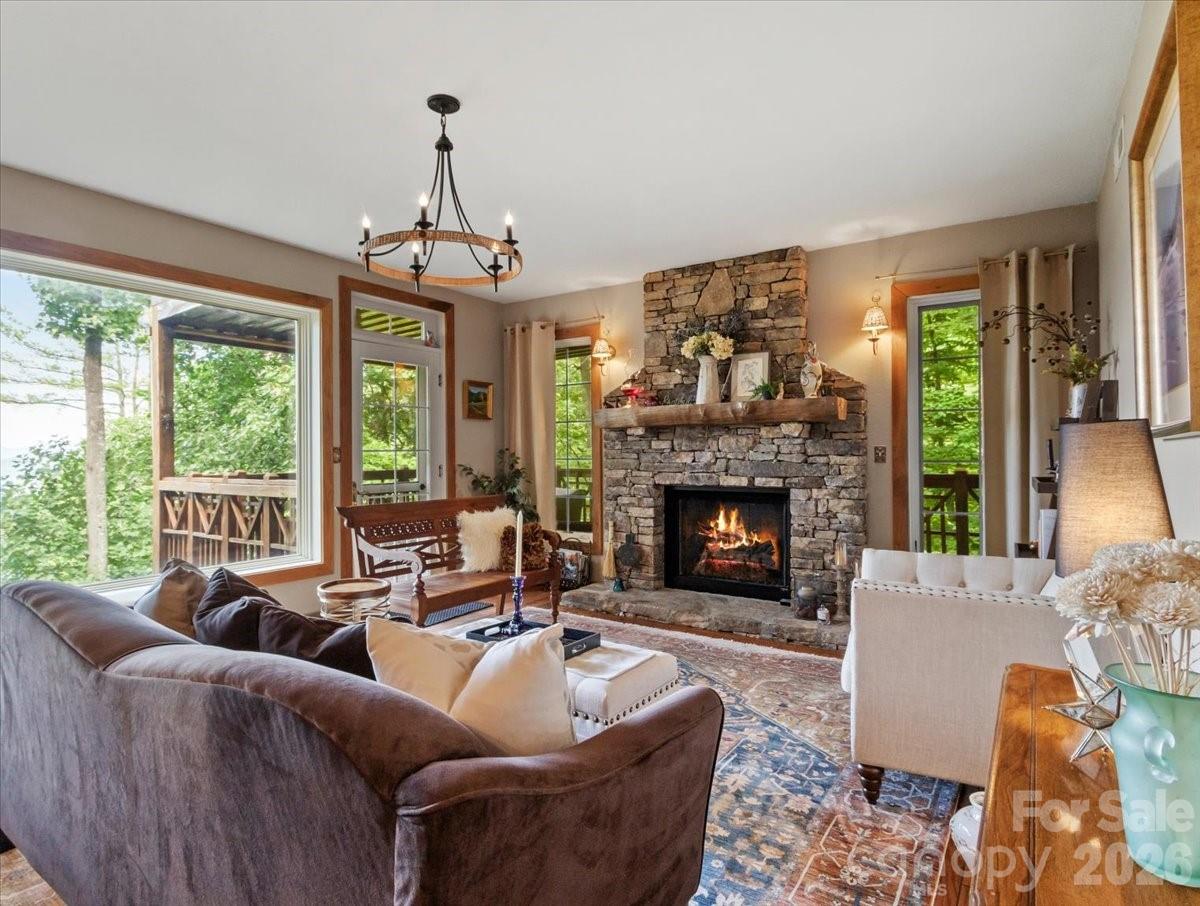 250 Creekside Way #C202 — Burnsville