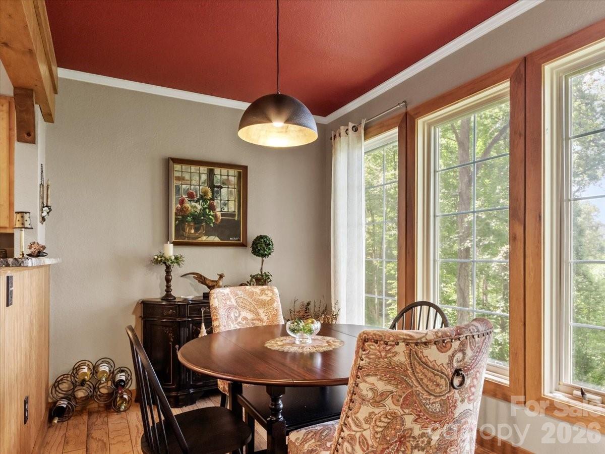 250 Creekside Way #C202 — Burnsville