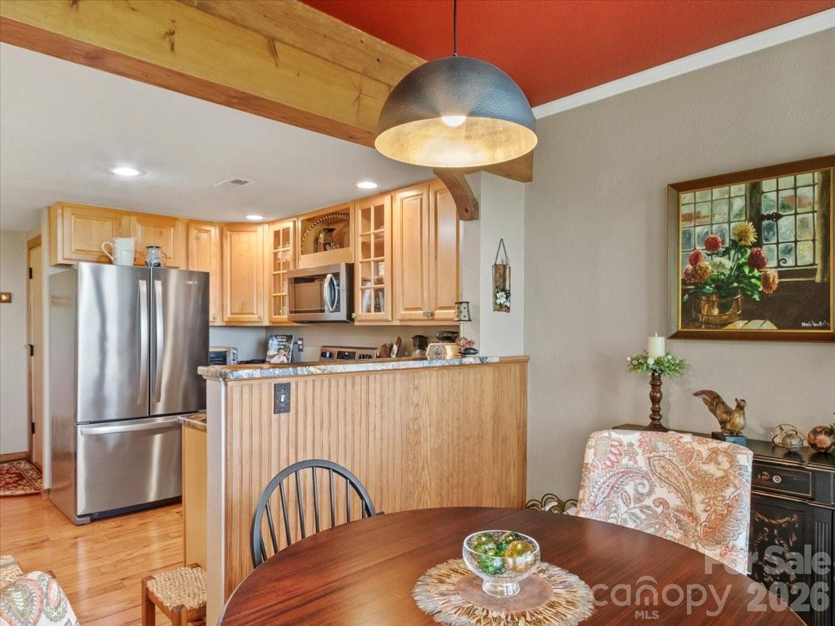 250 Creekside Way #C202 — Burnsville