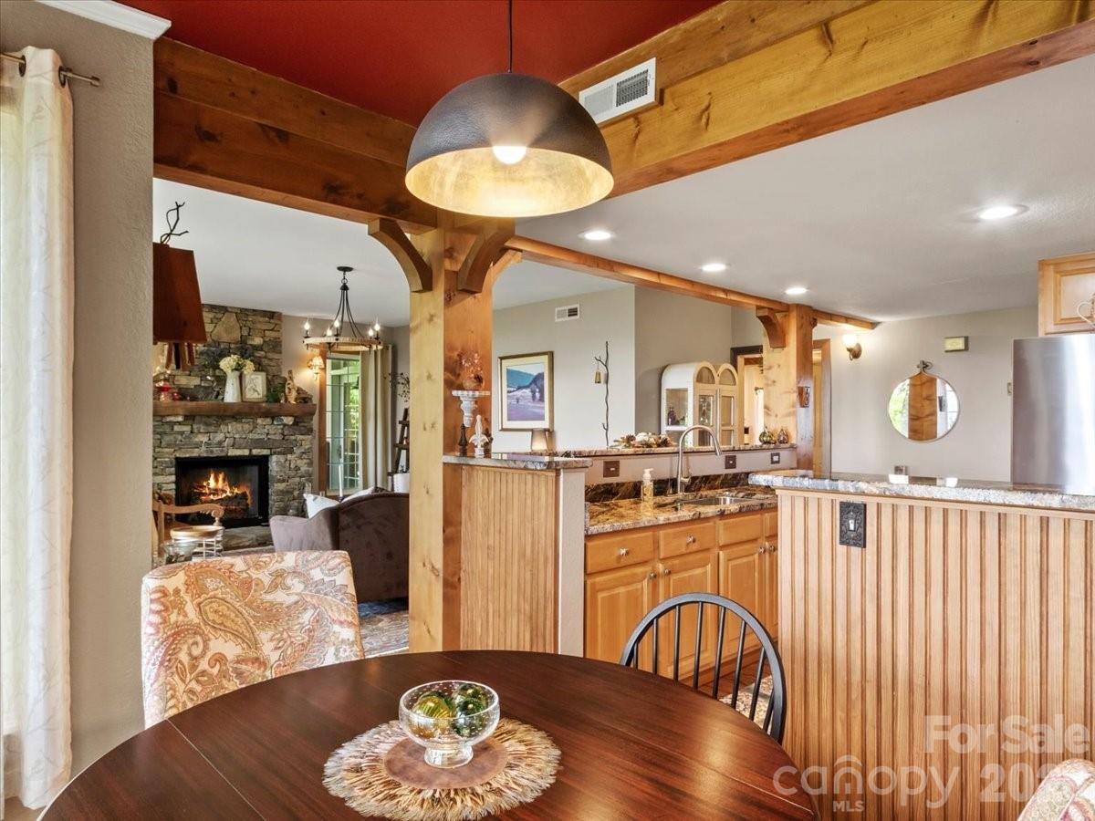250 Creekside Way #C202 — Burnsville