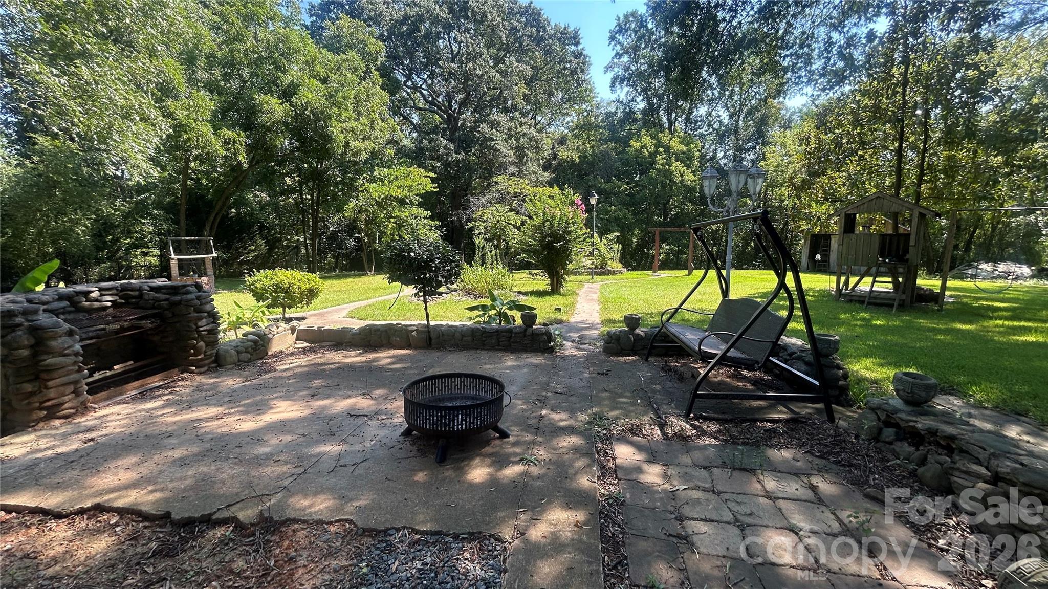 301 Belt Drive — Gastonia