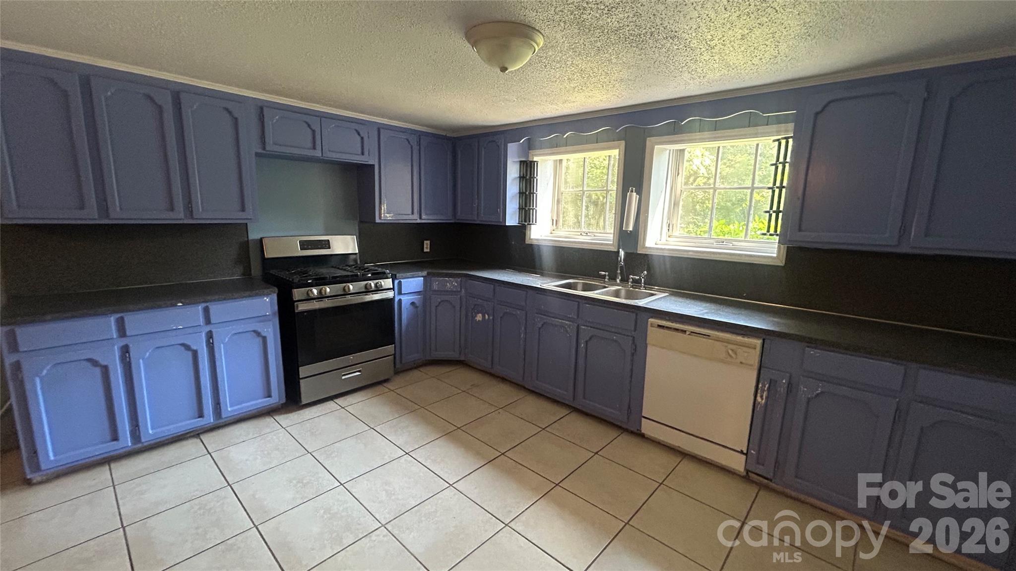 301 Belt Drive — Gastonia