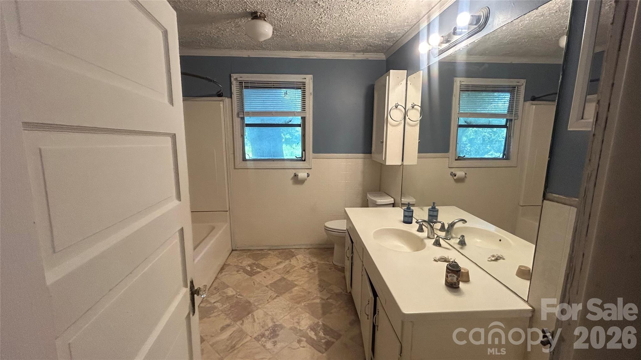 301 Belt Drive — Gastonia
